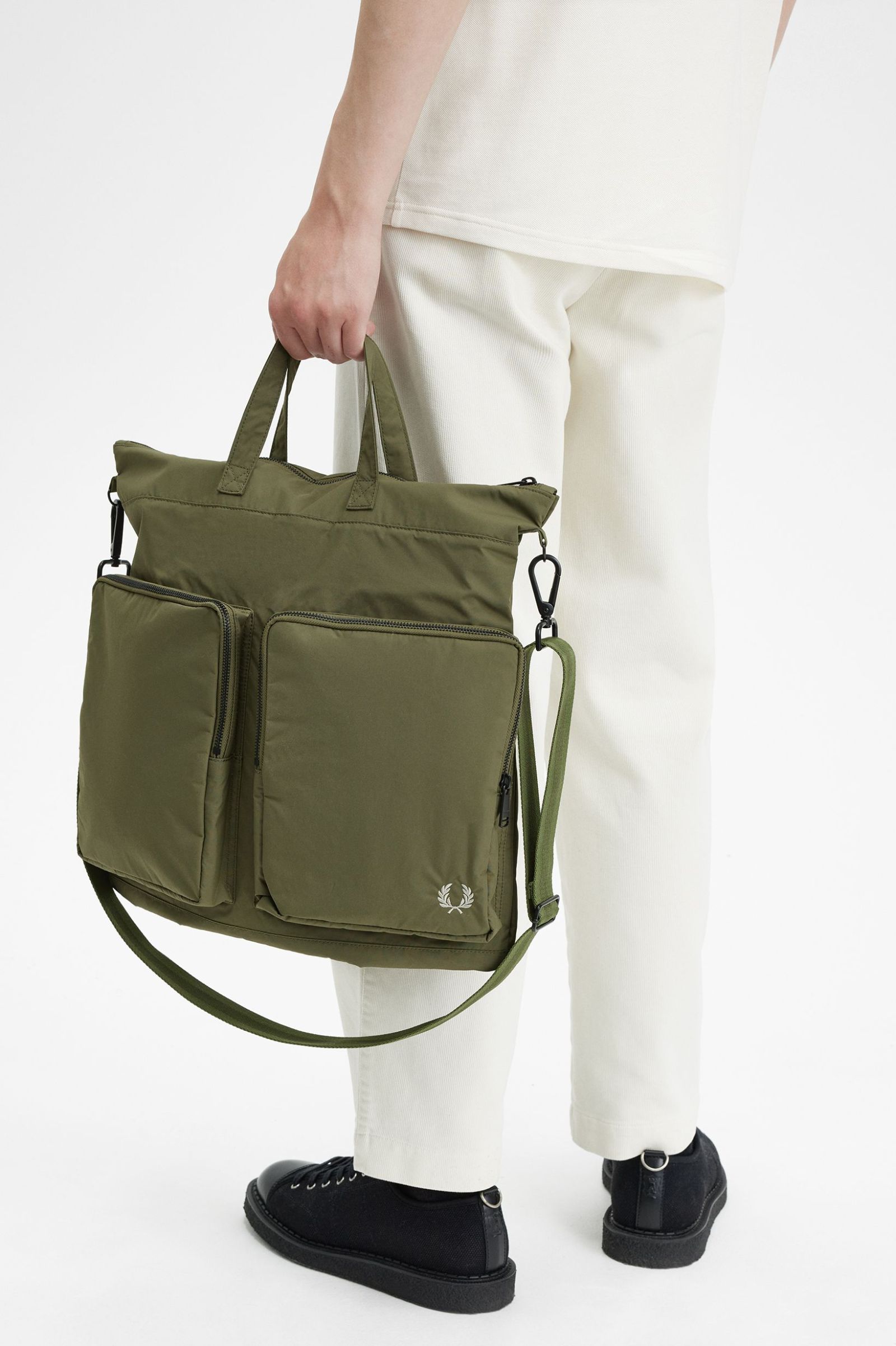 Fred Perry Nylon Helmet Bag in Uniform Green