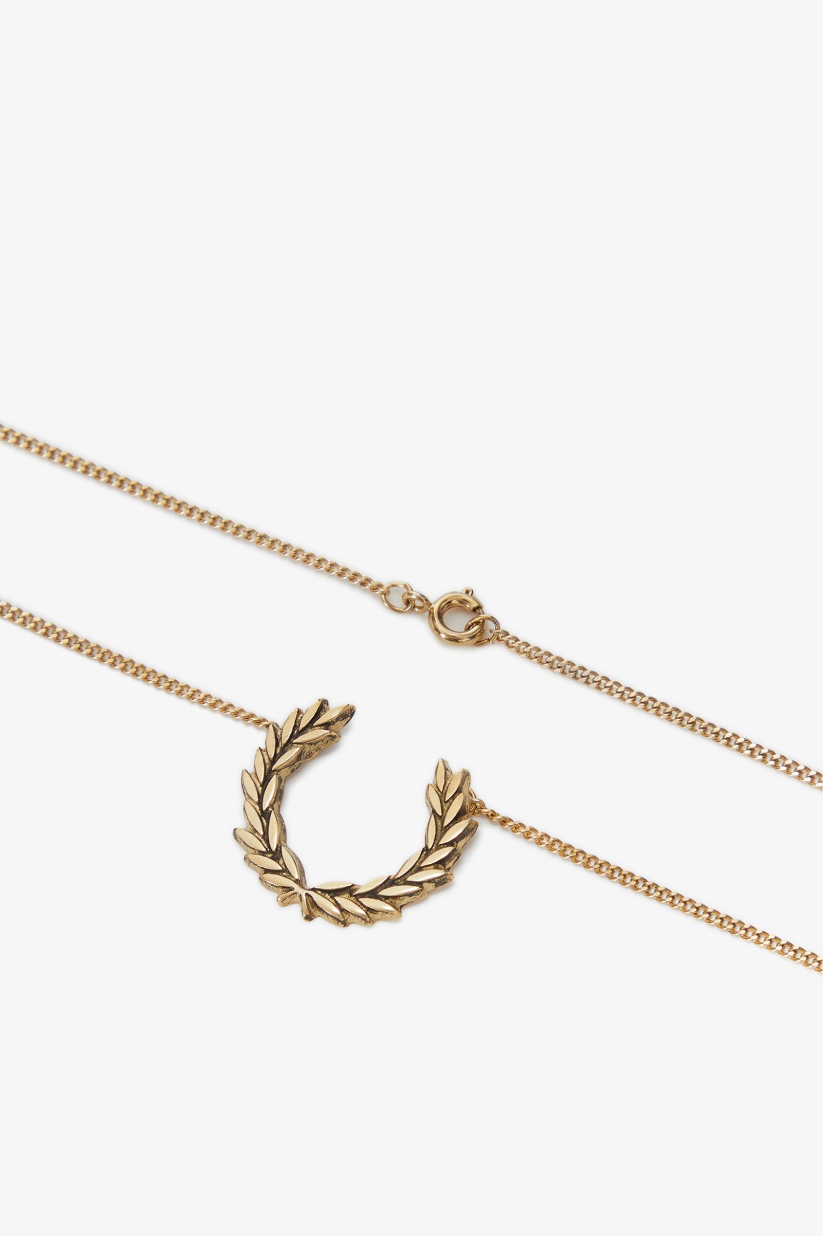 Fred Perry Laurel Wreath Necklace in Gold