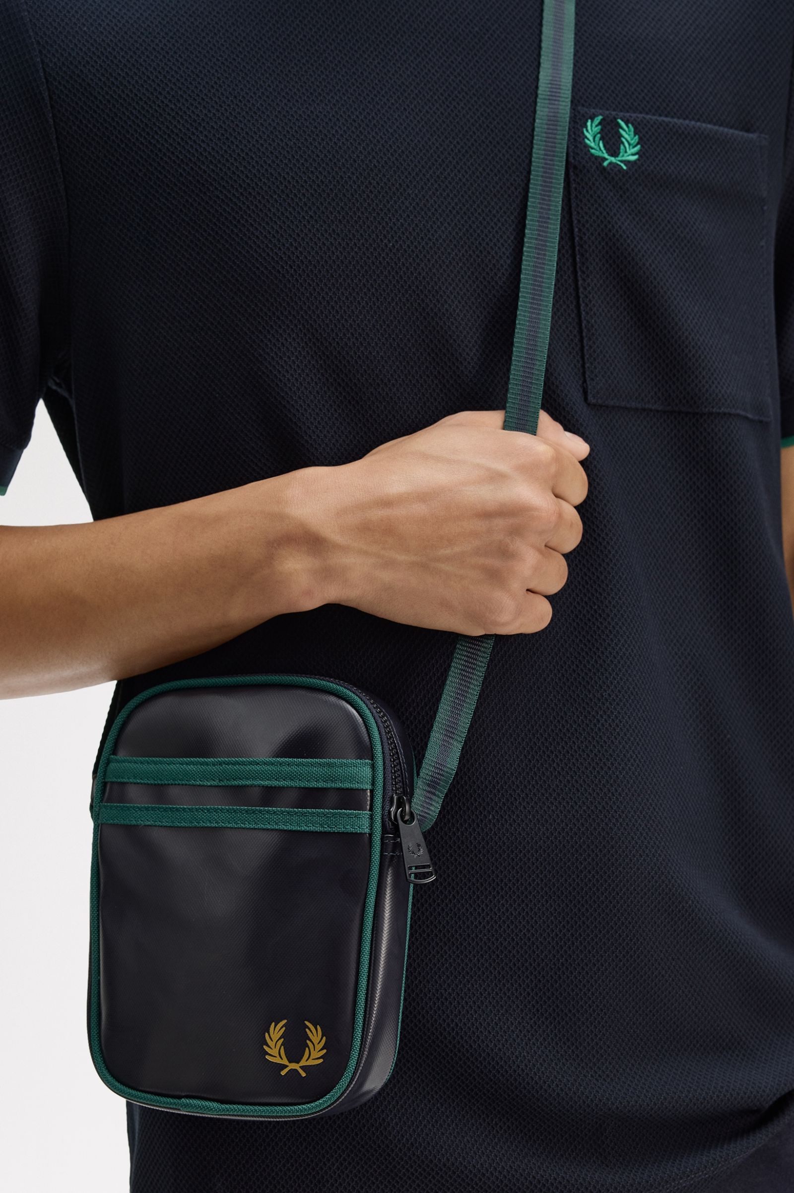 Fred Perry Classic Small Side Bag (Navy/Grassroots)