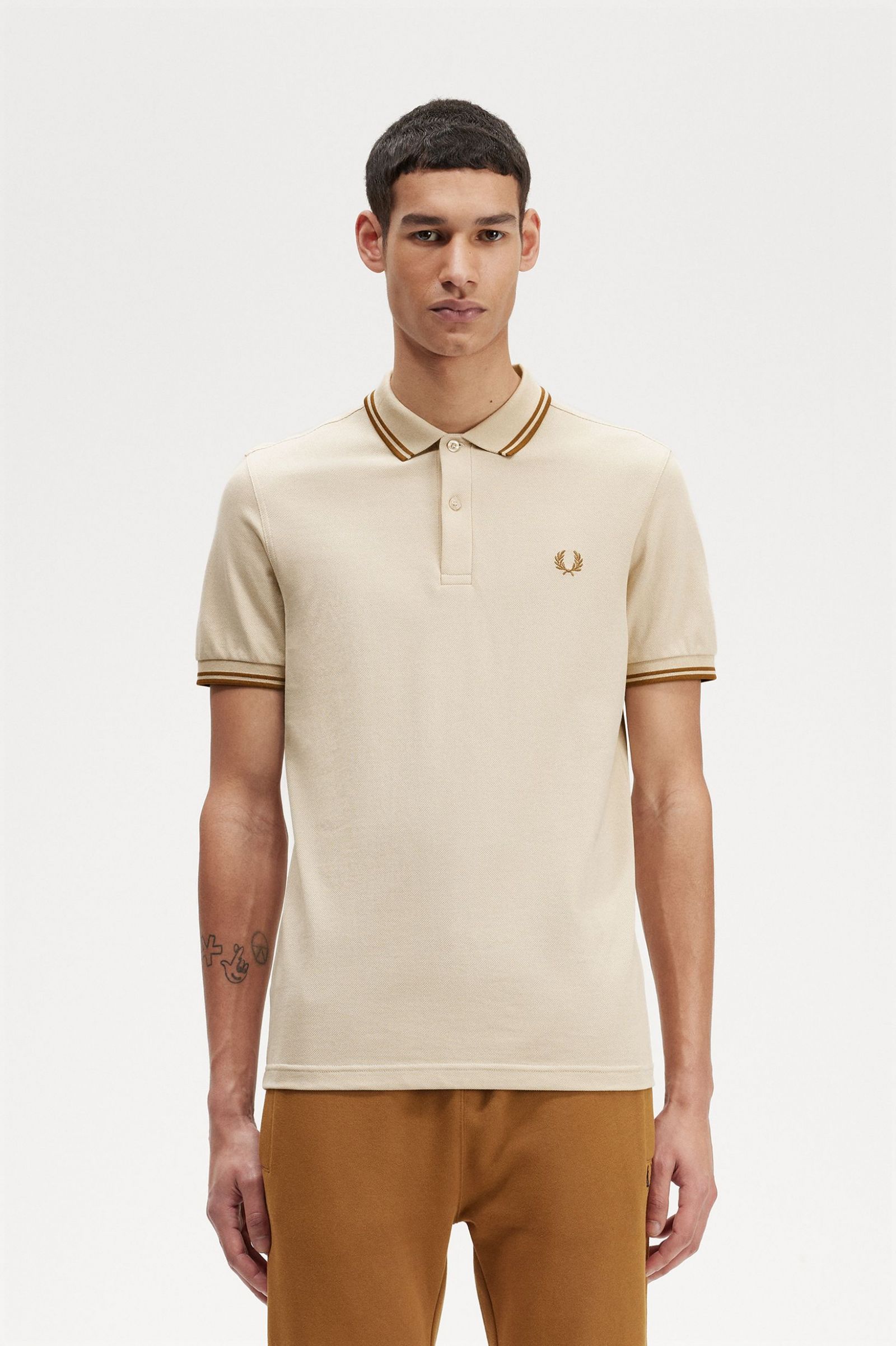 Fred Perry M12 Twin Tipped Shirt in Oatmeal/ Dark Caramel