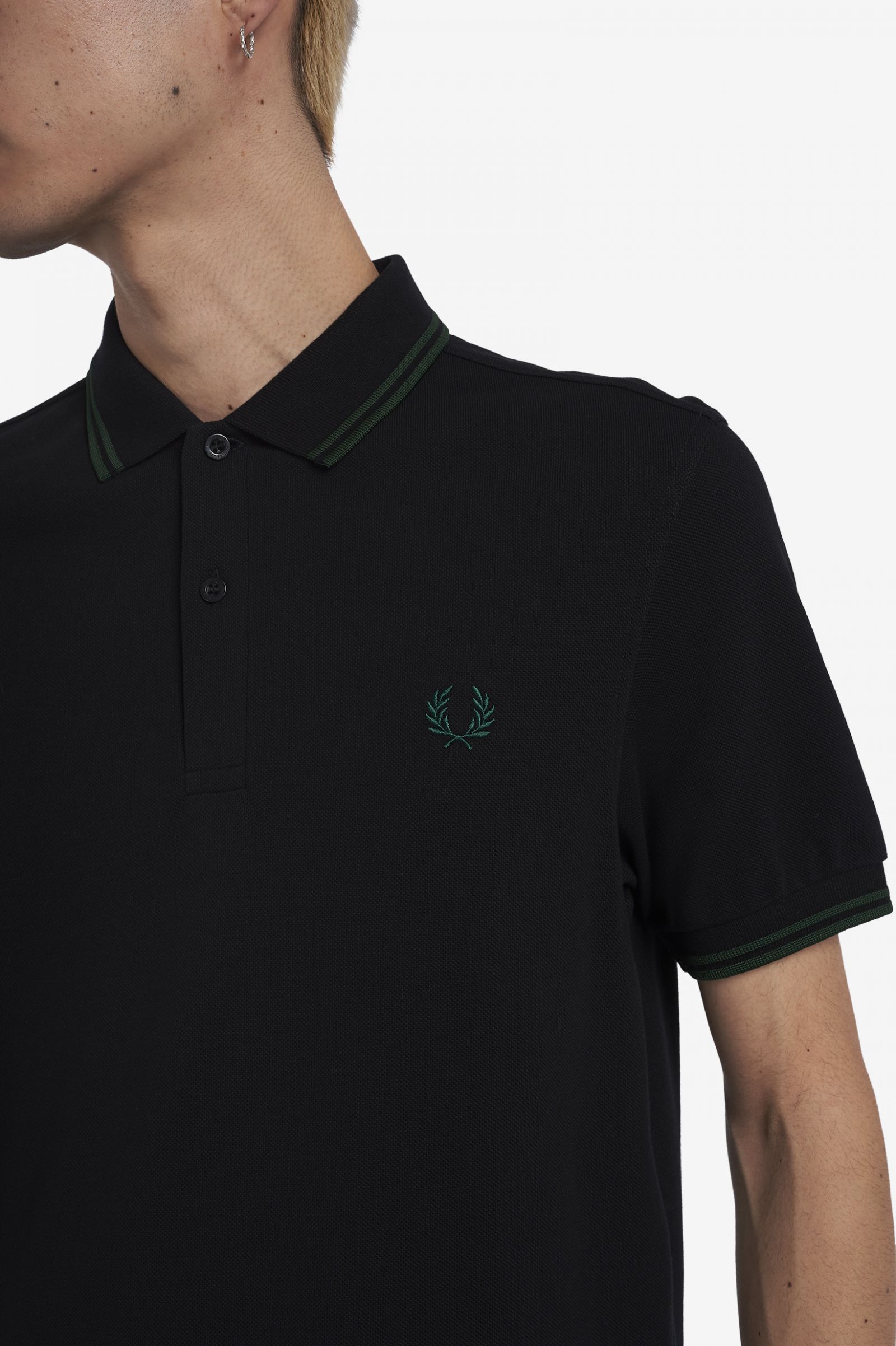 Fred Perry M3600 in Schwarz / Efeu