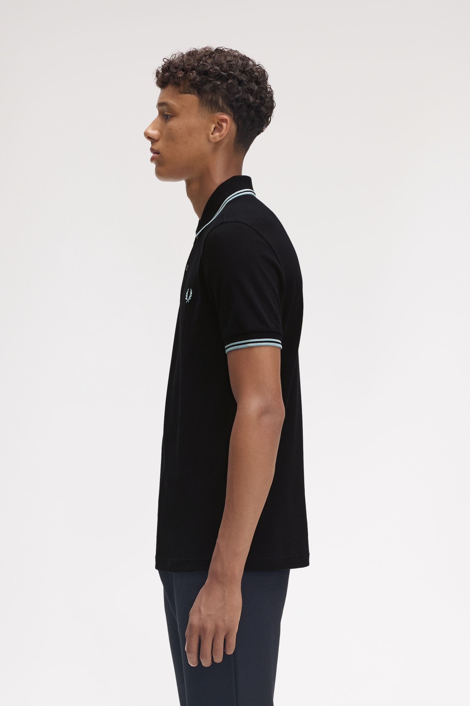 Fred Perry Shirt M3600 in Black/Silver Blue 