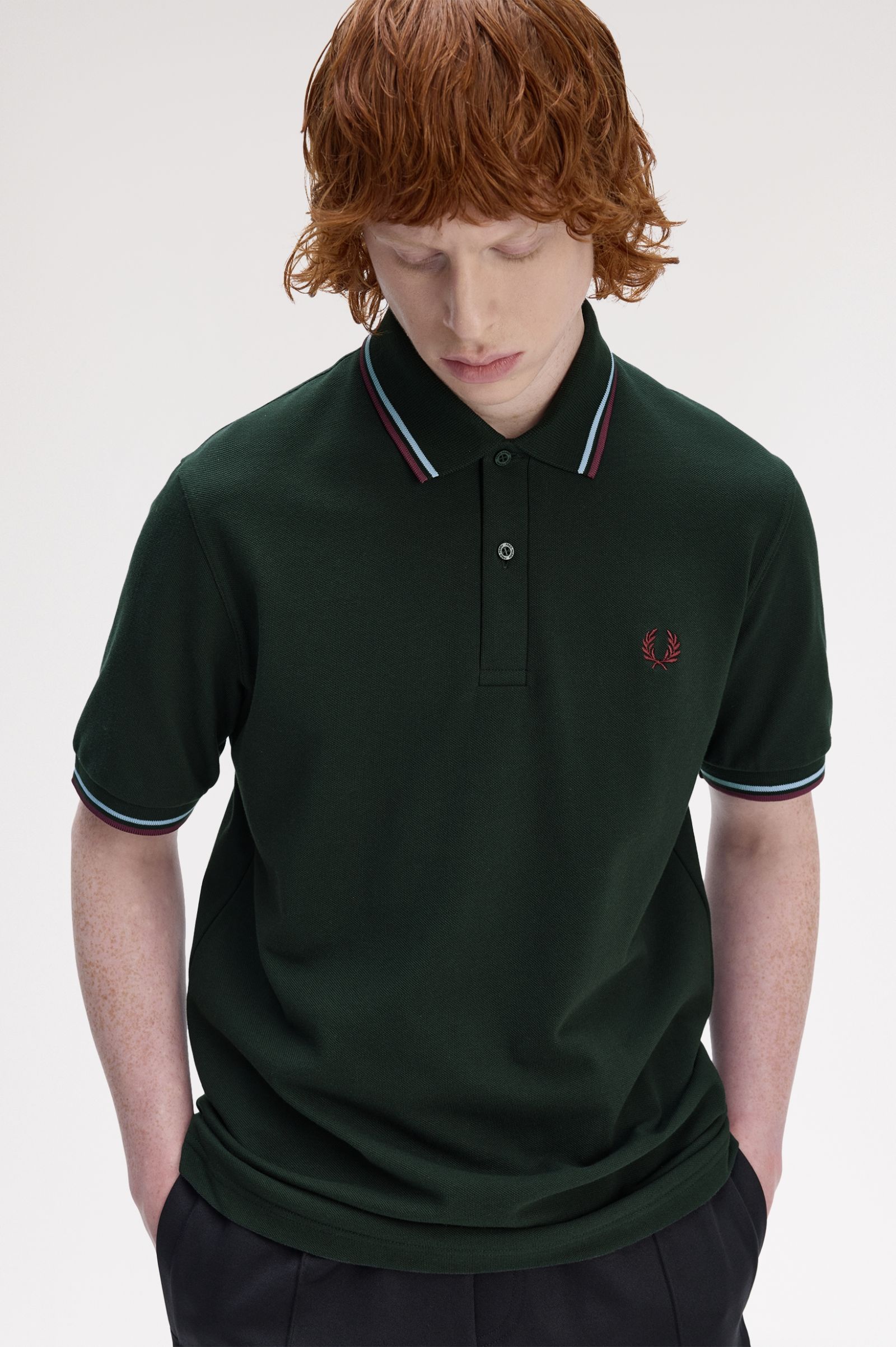  Fred Perry Made in England M12 Poloshirt (Nightgreen/Ice/Oxblood)