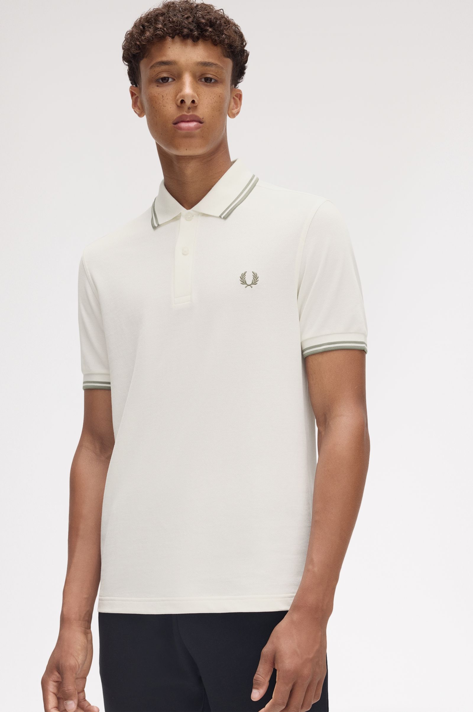 Fred Perry Shirt M3600 in Light Ecru/Olive Mint