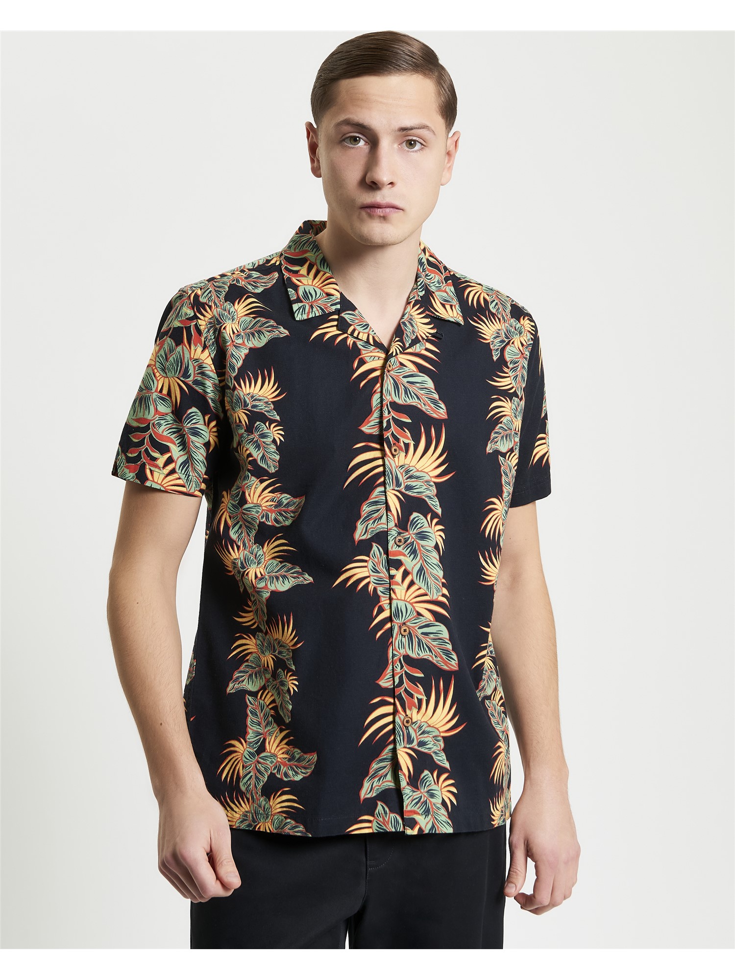 Ben Sherman hort Sleeve Botanical Leaf Print Shirt in Black