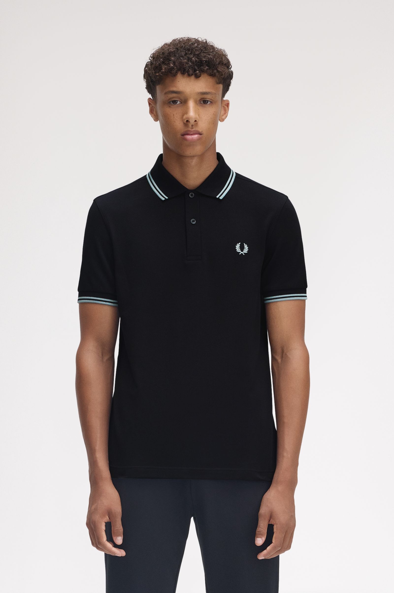 Fred Perry Shirt M3600 in Black/Silver Blue 