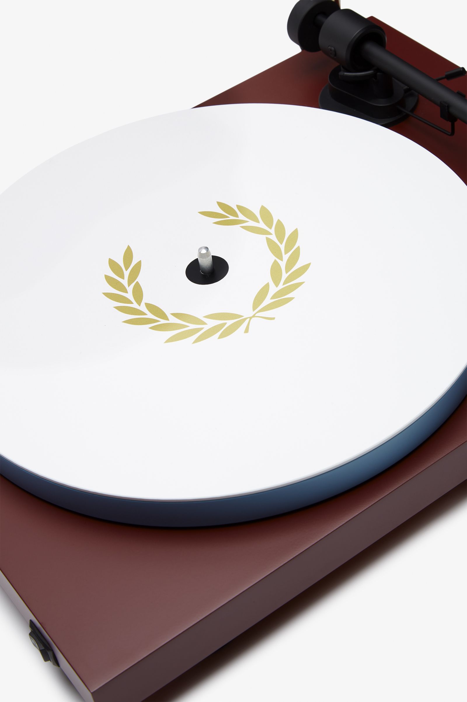 Fred Perry Pro-Ject Record Deck in Maroon & White & Ice 