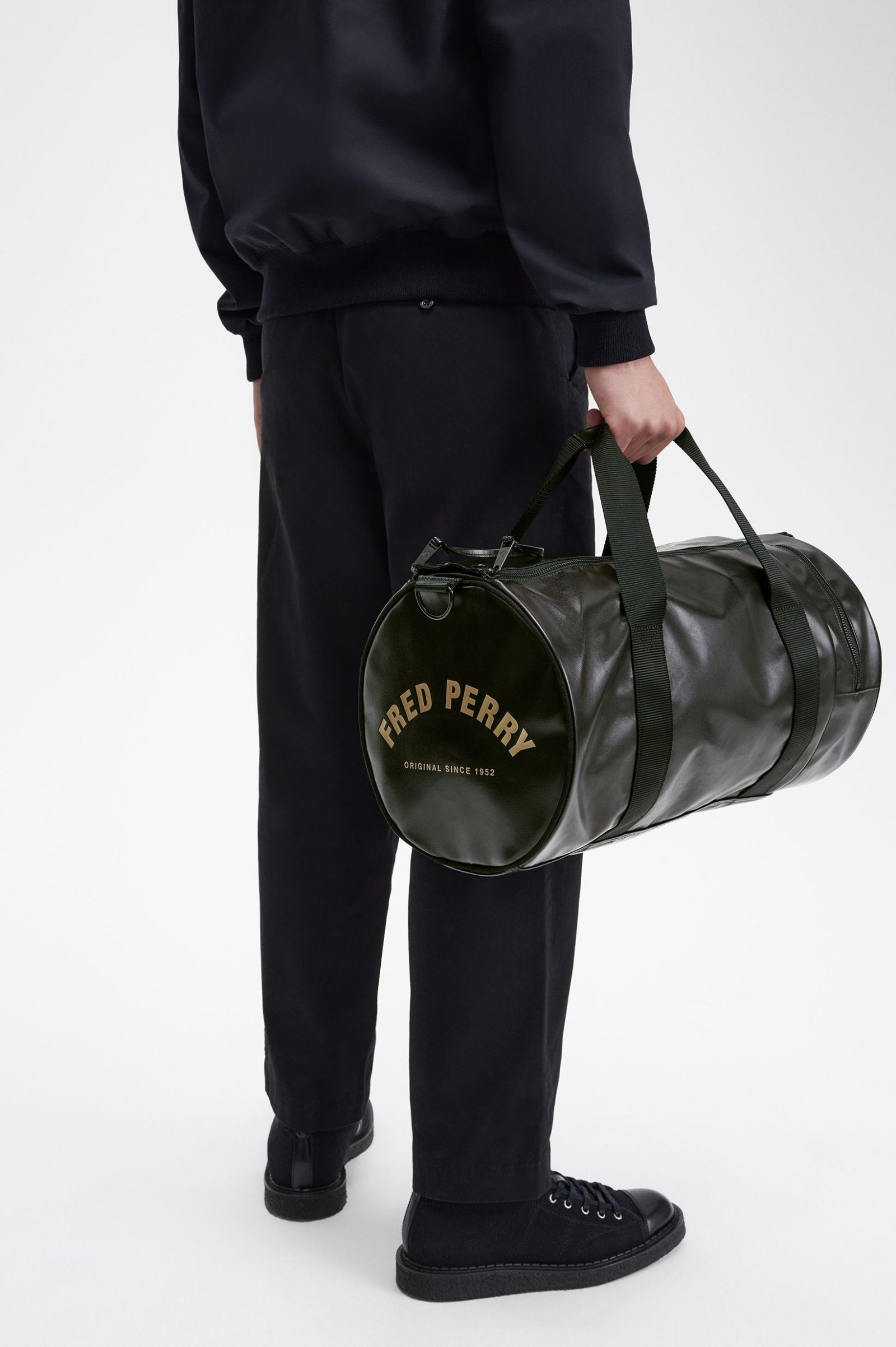 Fred Perry Tonal Barrel Bag in Black