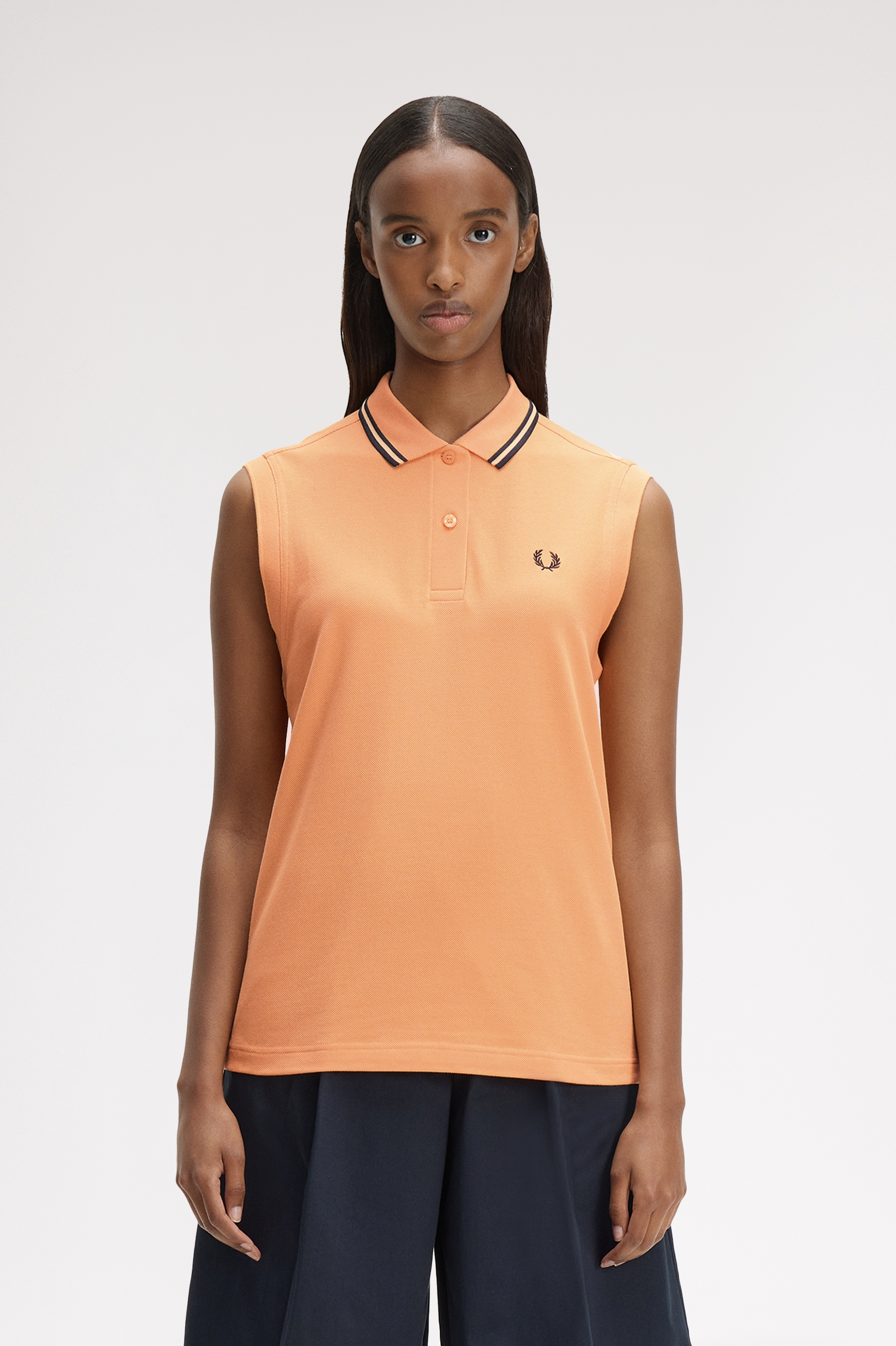 Fred Perry Sleeveless Damen Polo Shirt (Peach/Navy/Navy)