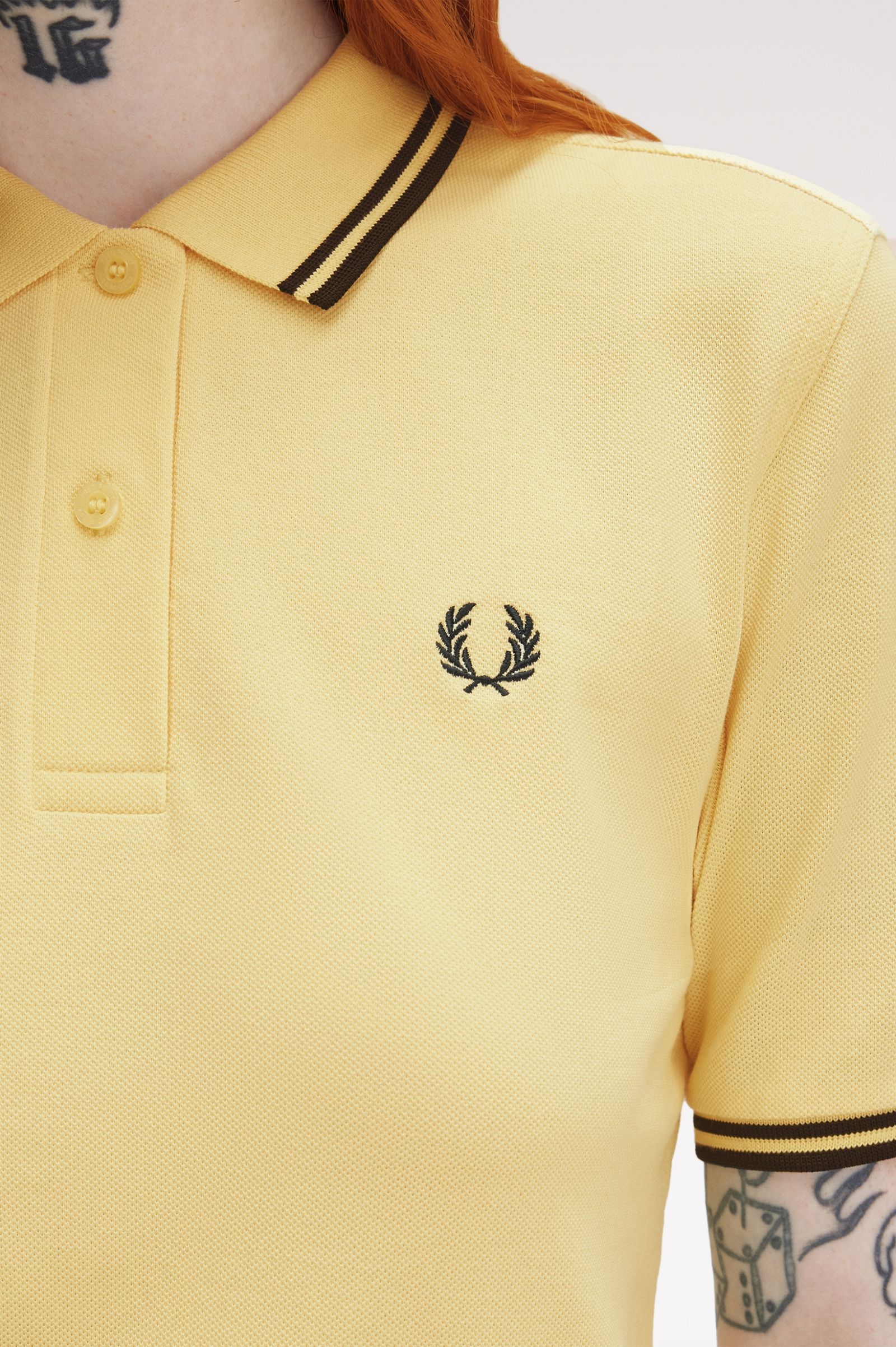 Fred Perry Twin Tipped Shirt G3600 in Championgold/Black 