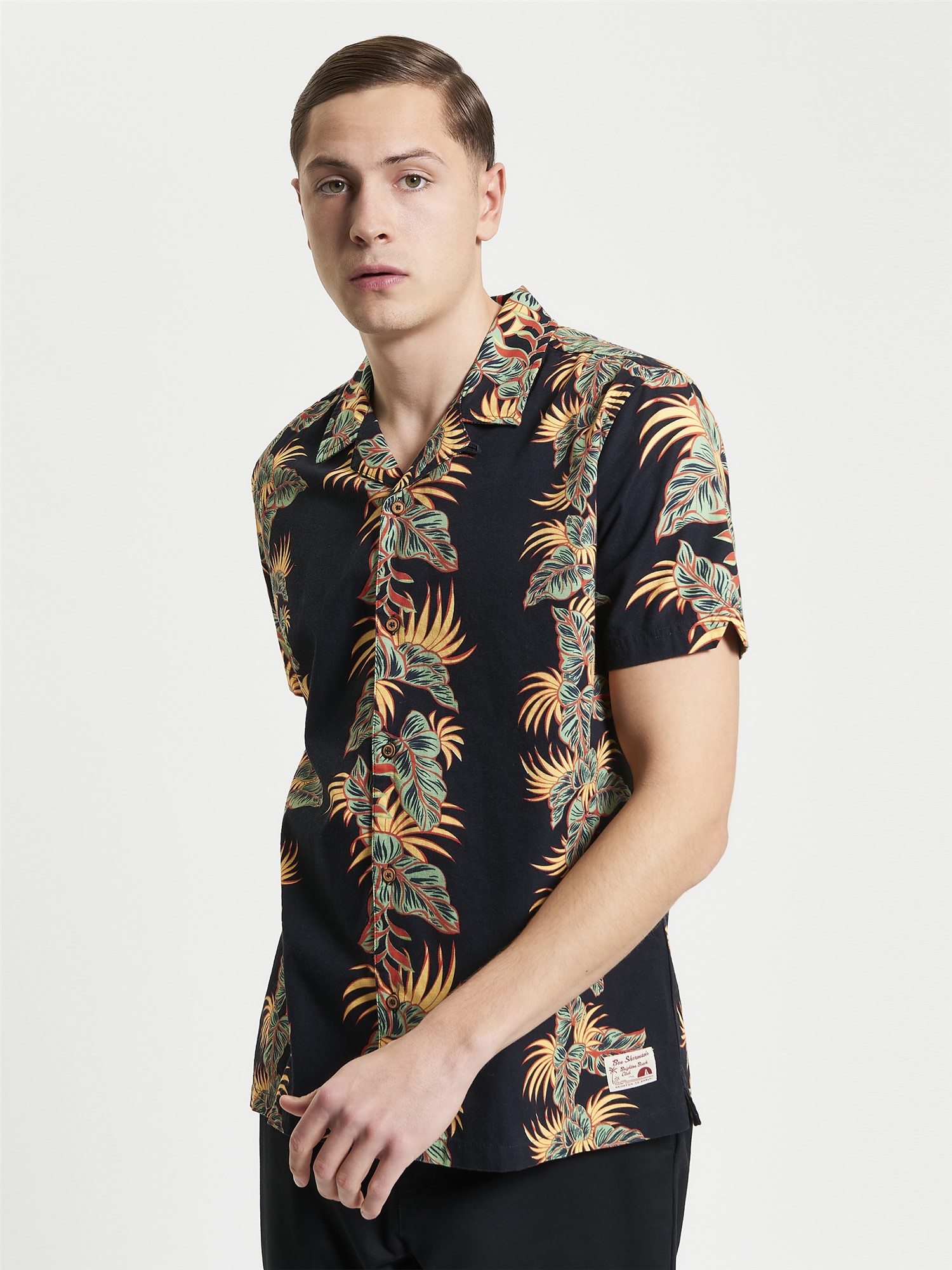 Ben Sherman hort Sleeve Botanical Leaf Print Shirt in Black