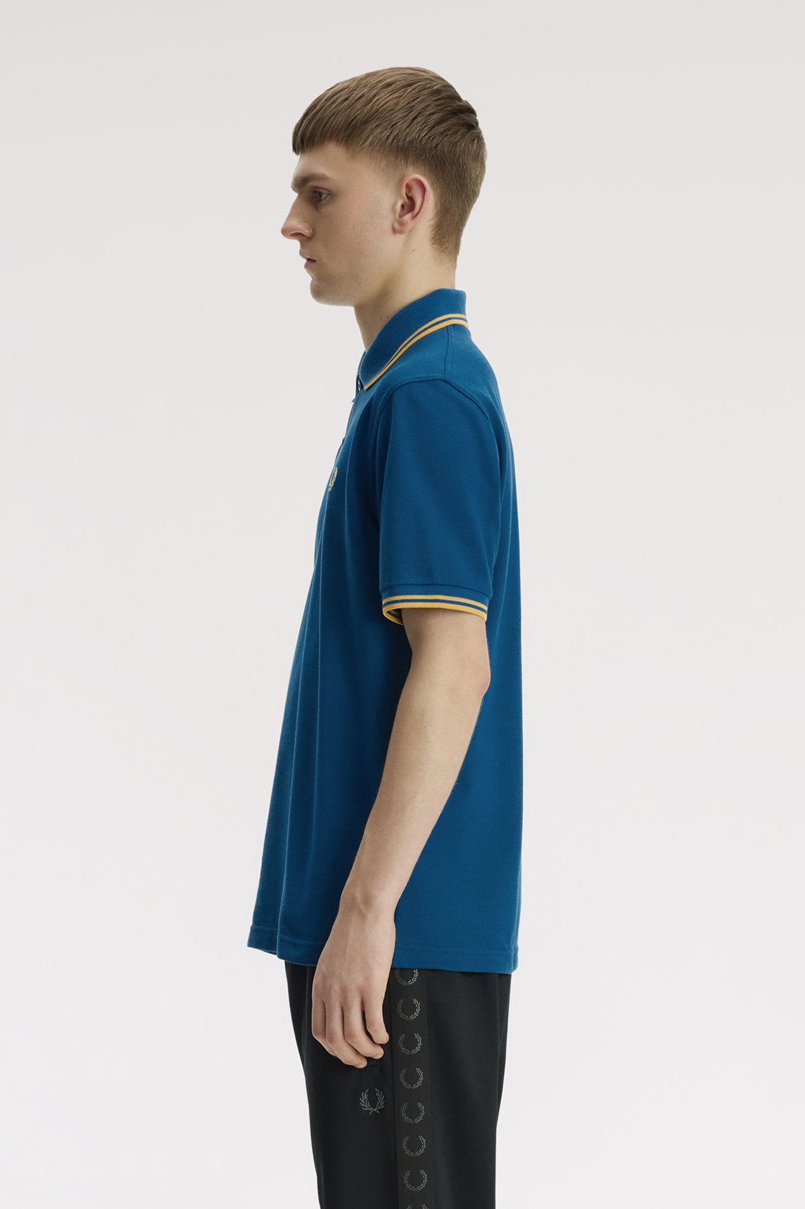 Fred Perry Twin Tipped Fred Perry Shirt (Royal Blue/Champagne)