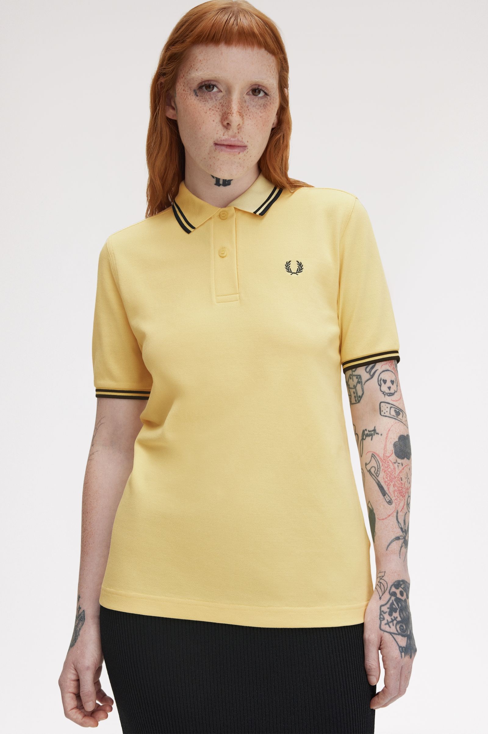 Fred Perry Twin Tipped Shirt G3600 in Championgold/Black 