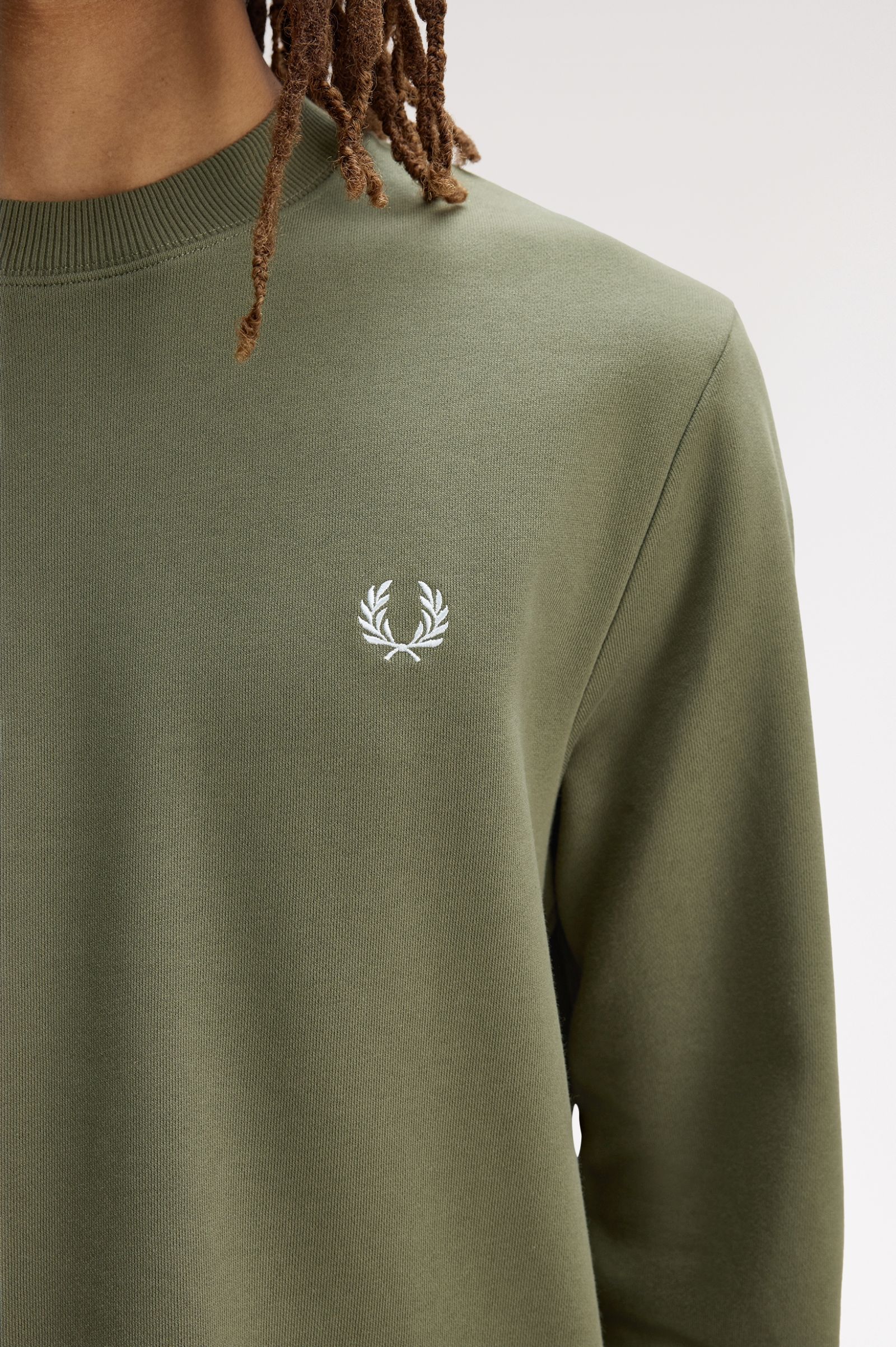 Fred Perry Crew Neck Sweatshirt (Laurel Wreath Green/Ecru/Dusky Blue)