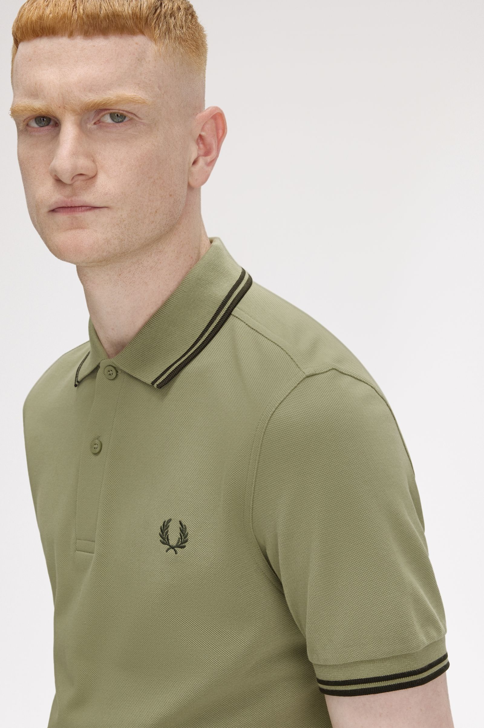 Fred Perry Shirt M3600 in Olive Mint/Night Green 