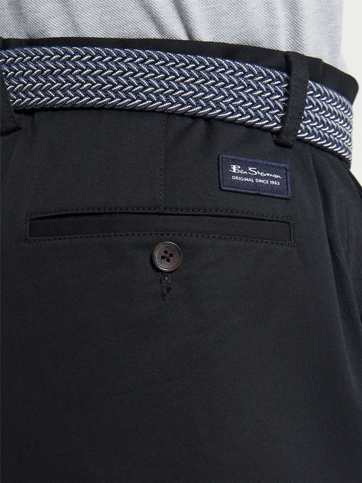 Ben Sherman  Signature Chino Shorts  in Schwarz