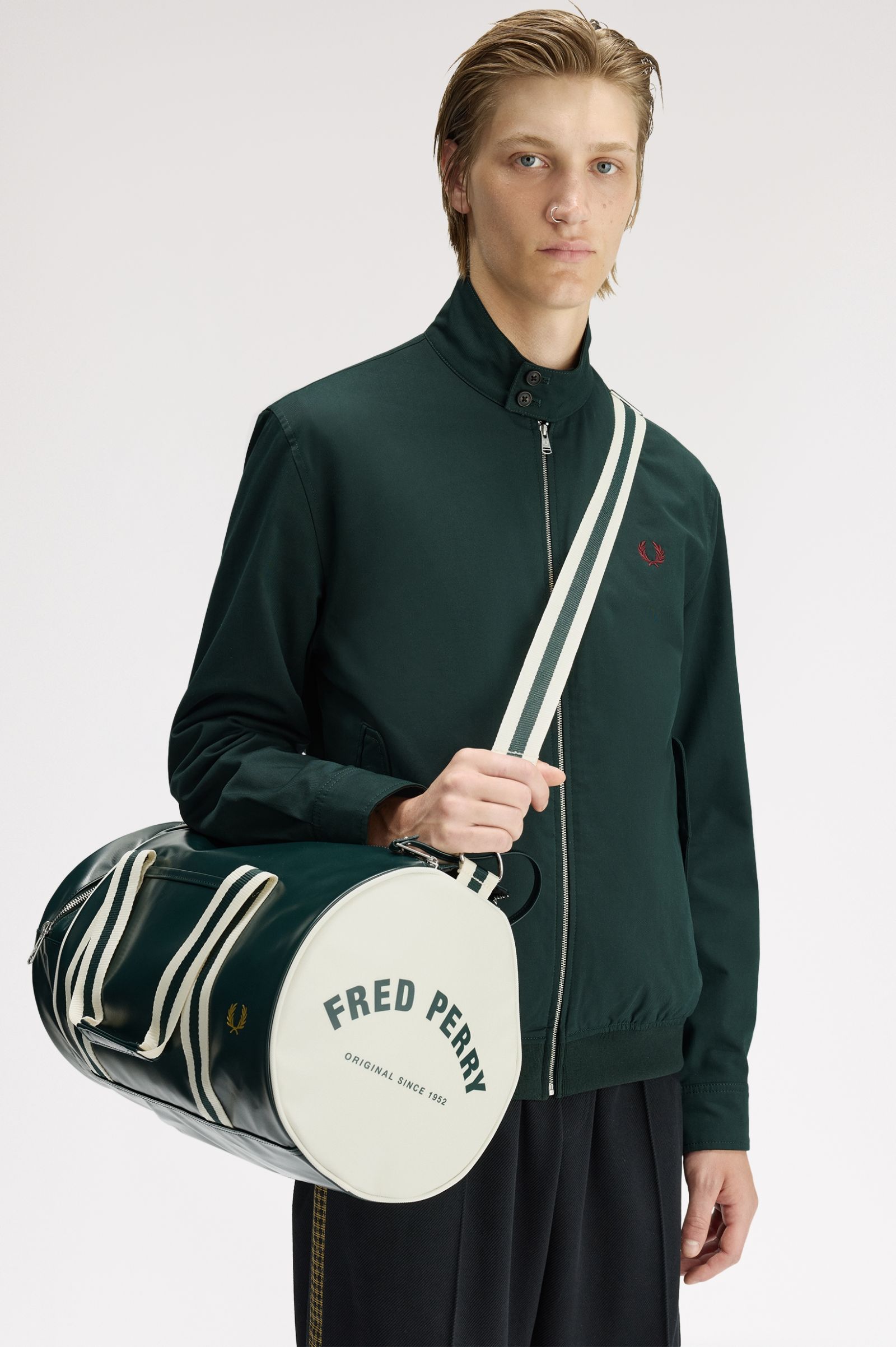 Fred Perry Classic Barrel Bag (Grassroots/Ecru)