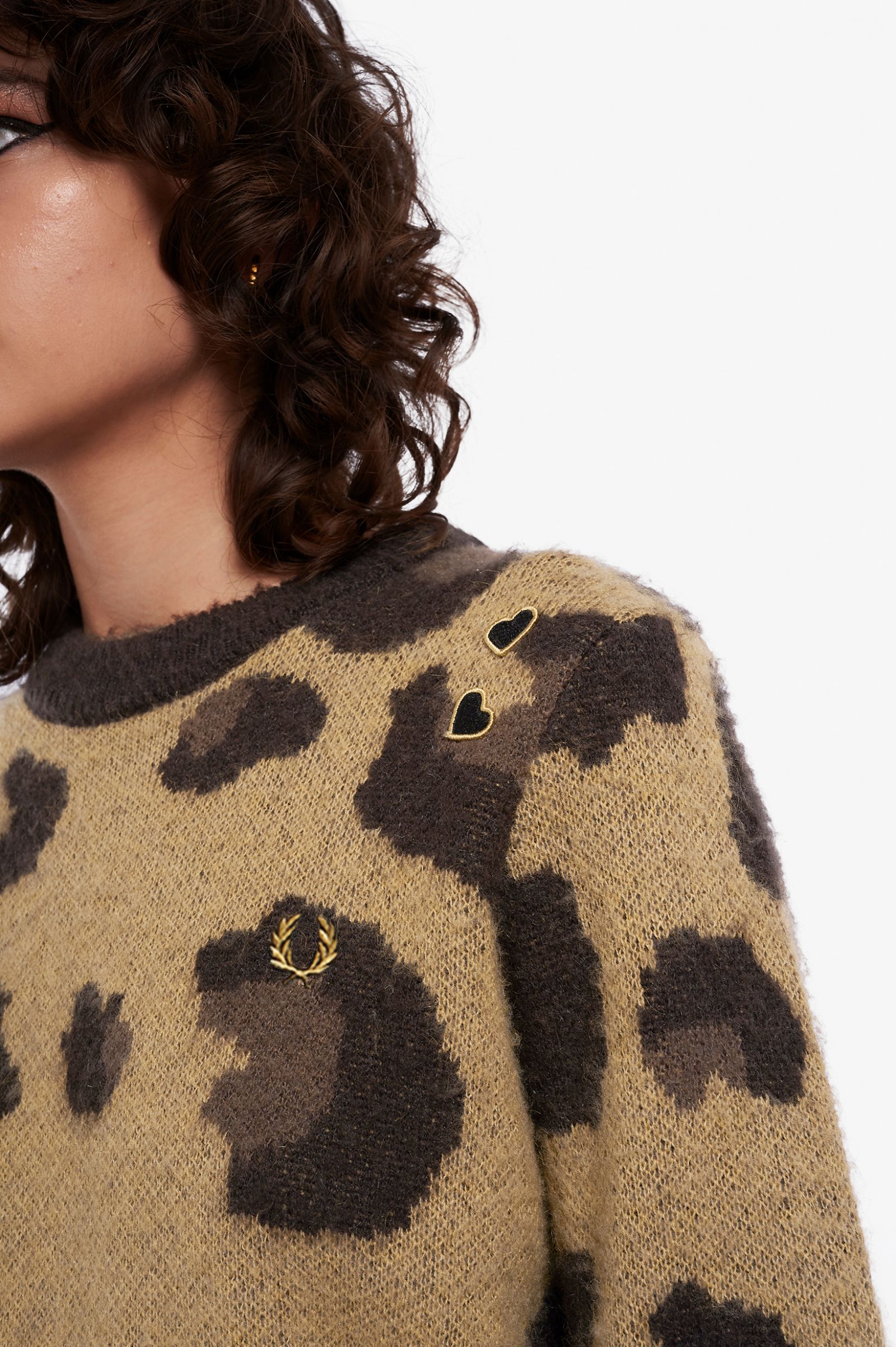 Fred Perry Amy Winehouse Foundation Pullover mit Leopardenmuster