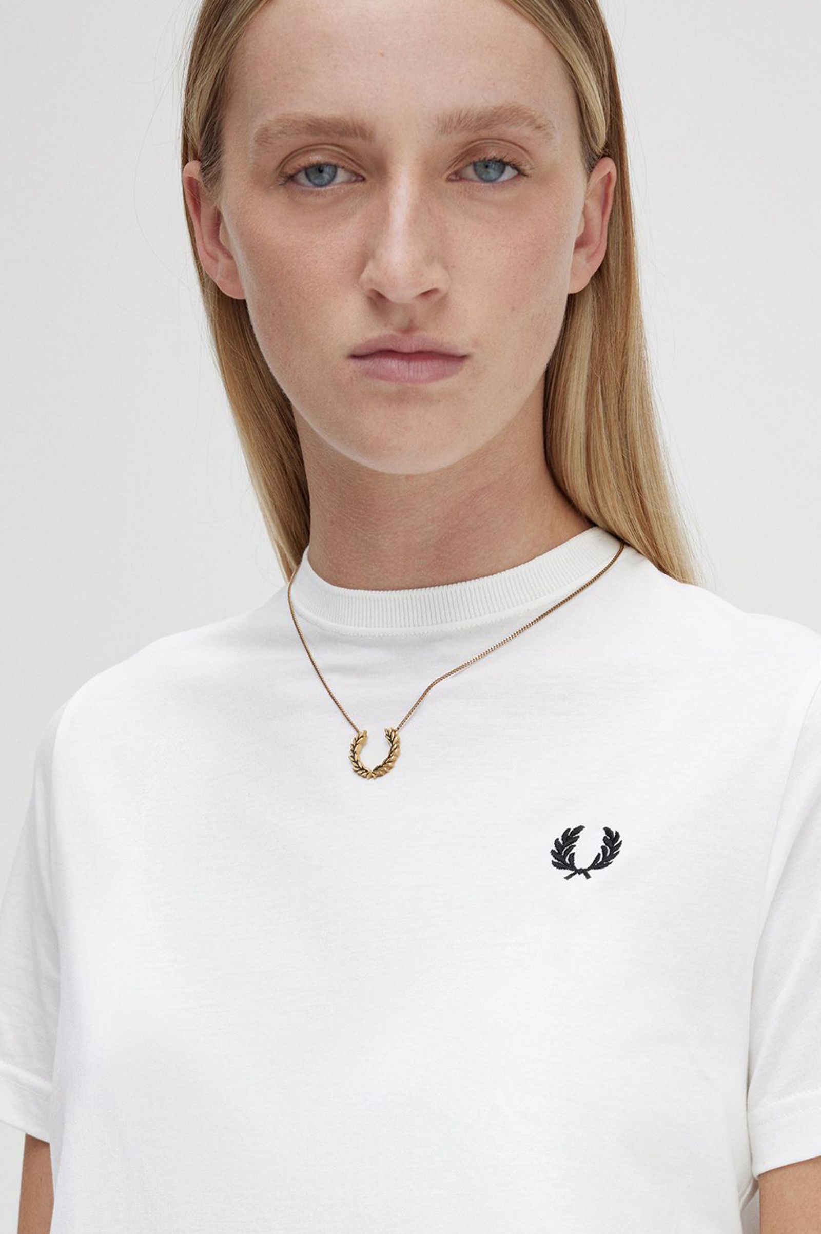 Fred Perry Laurel Wreath Necklace in Gold
