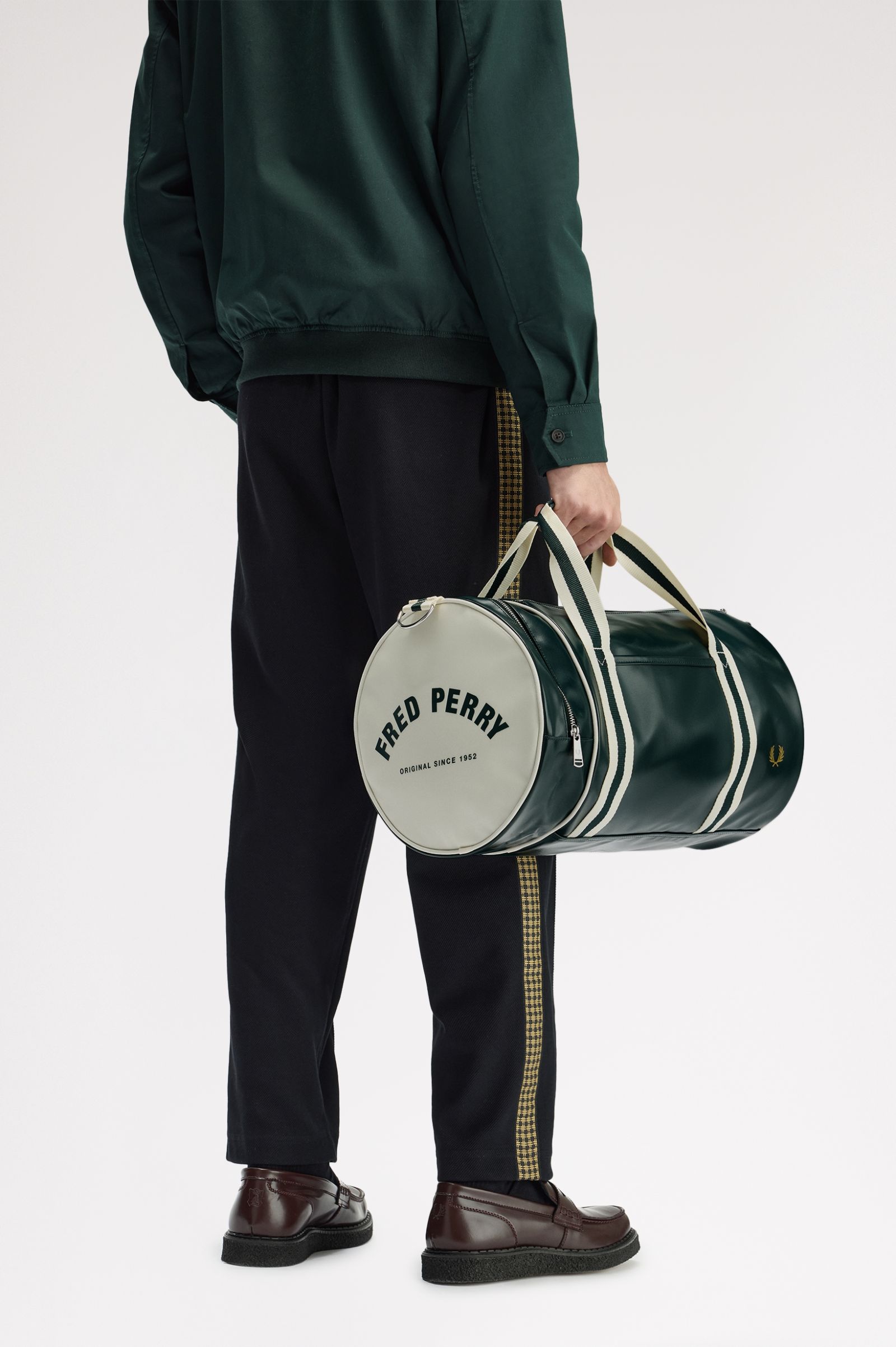 Fred Perry Classic Barrel Bag (Grassroots/Ecru)