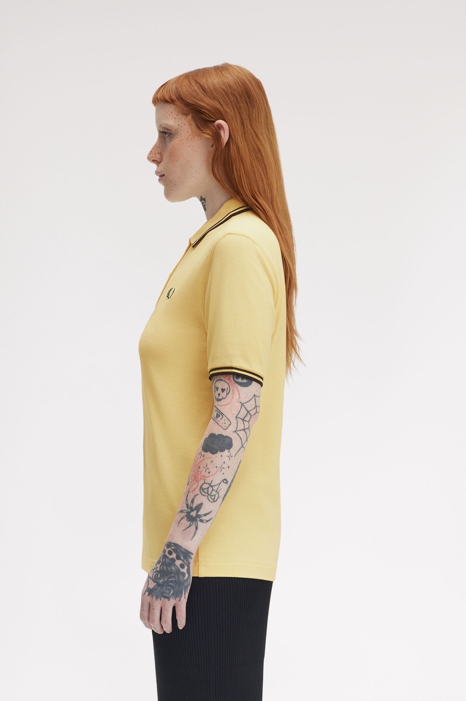 Fred Perry Twin Tipped Shirt G3600 in Championgold/Black 