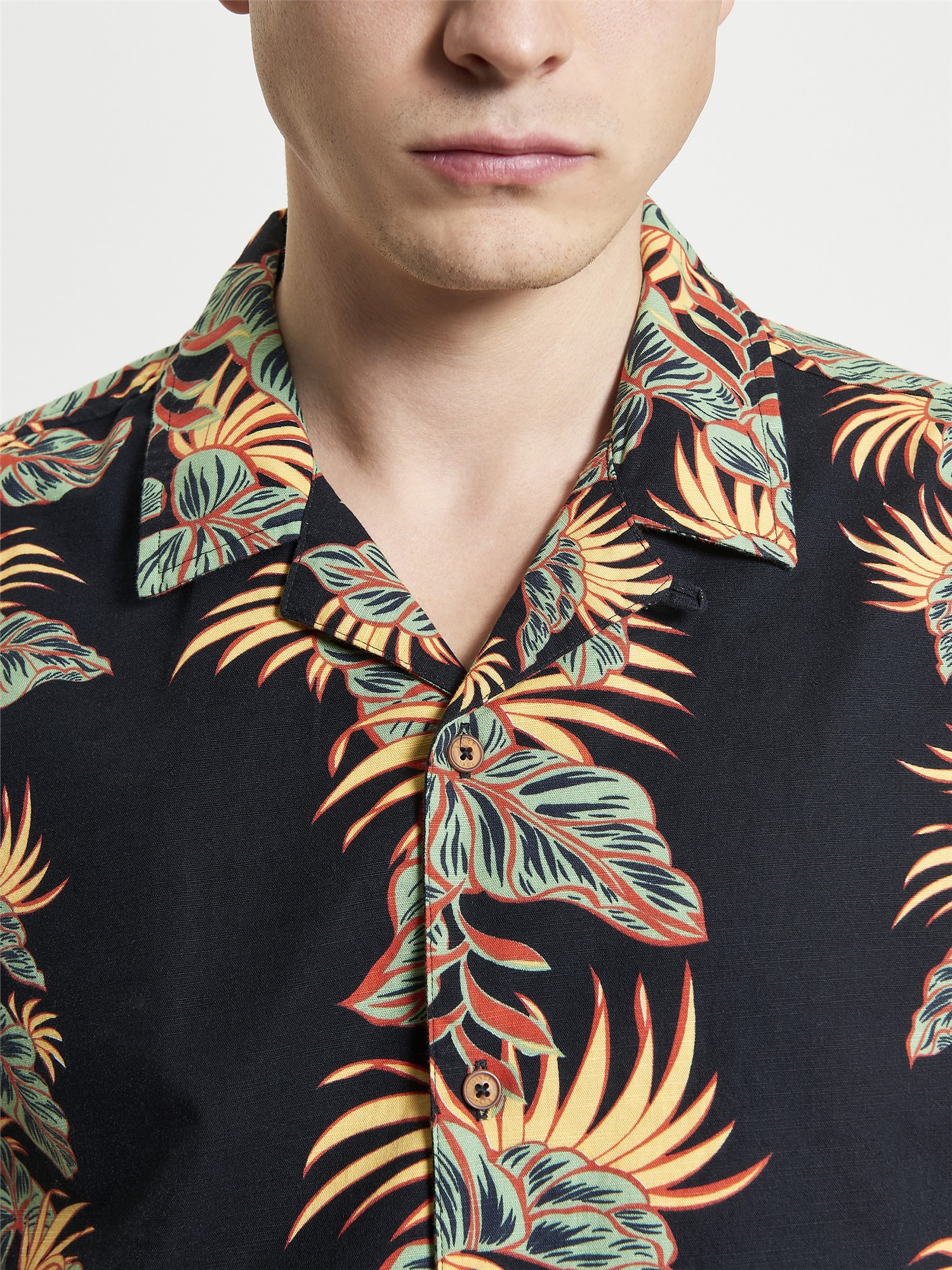 Ben Sherman hort Sleeve Botanical Leaf Print Shirt in Black