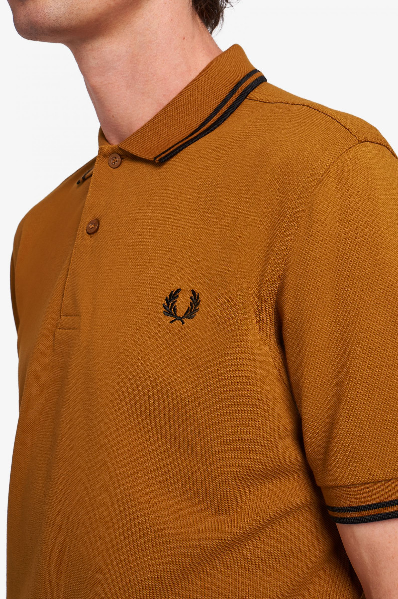 Fred Perry Twin Tipped Polo Shirt M3600 Dark Caramel/Black-M