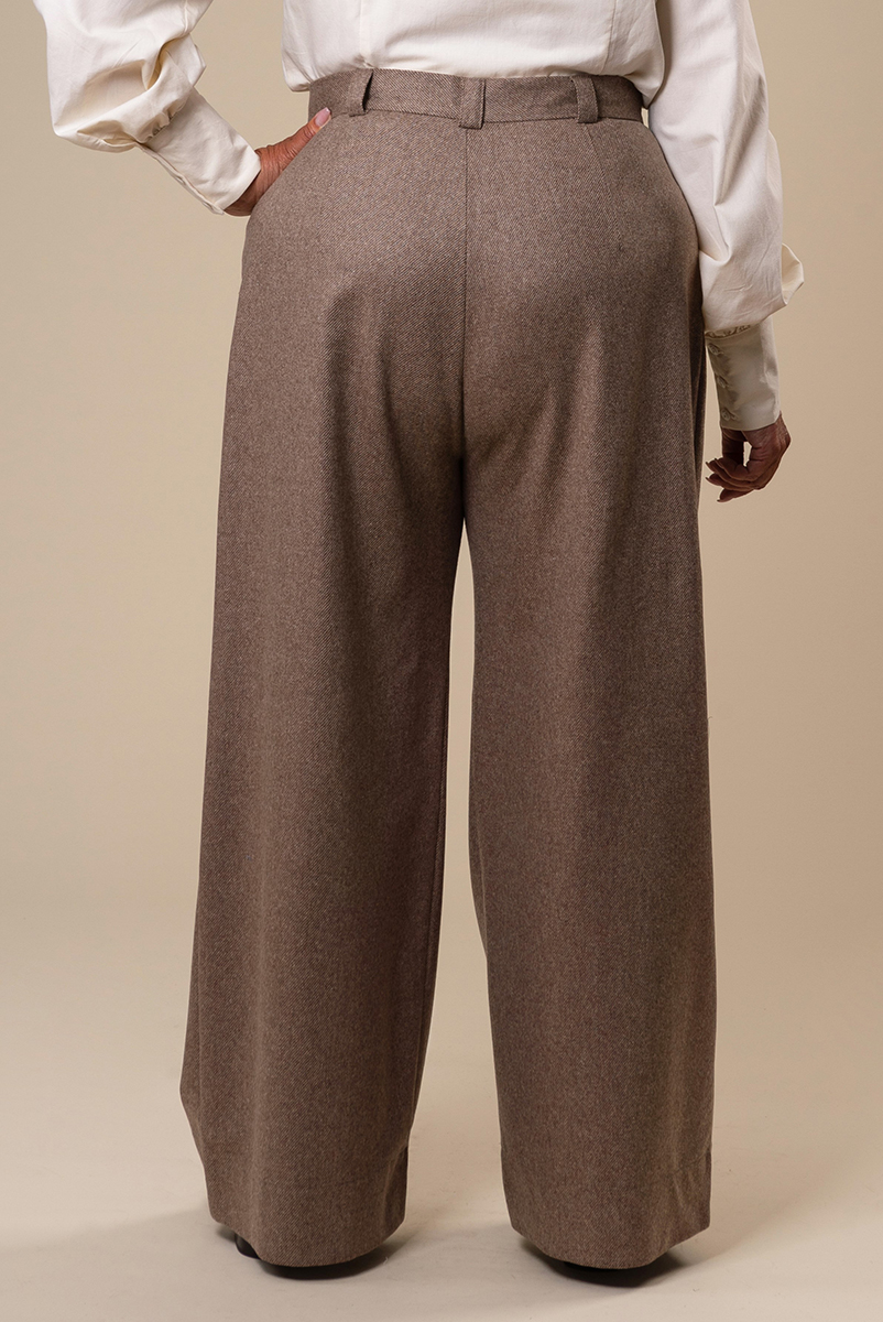 Emmy Design The Ziggy Hepburn Pants in Hazelnut