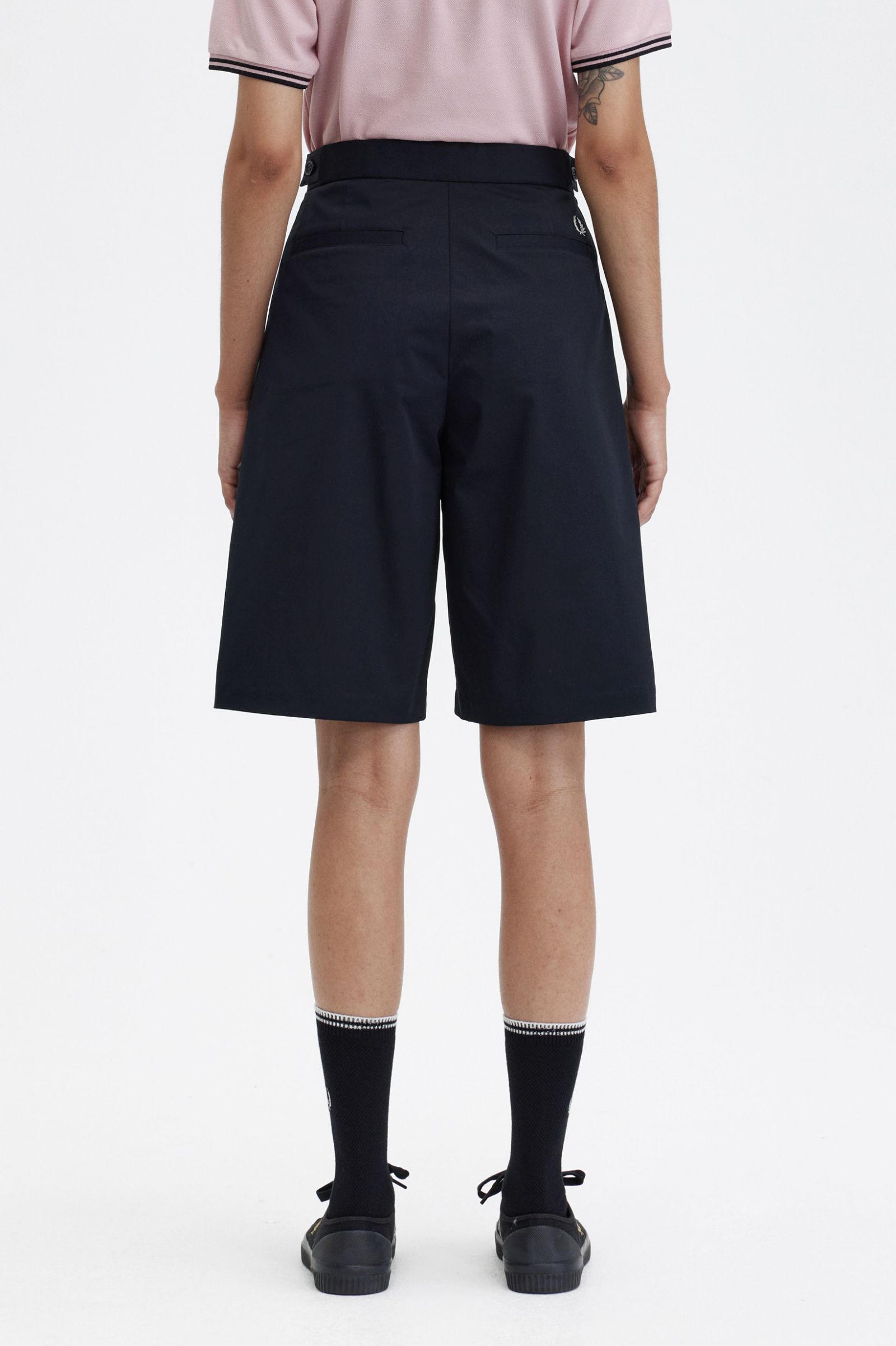 Fred Perry Pleated Shorts in Black