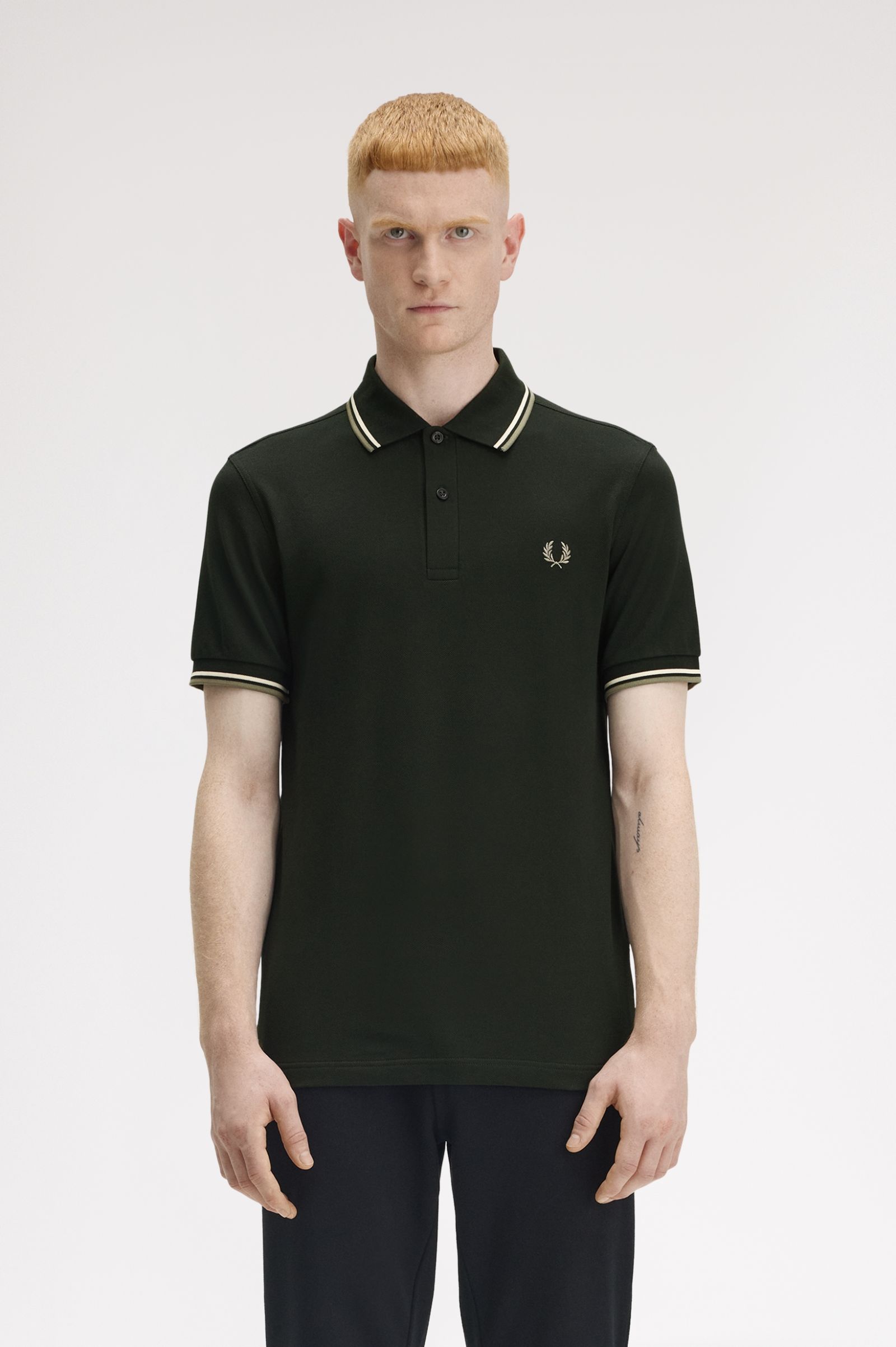 Fred Perry Shirt M3600 in Night Green/Light Ecru 