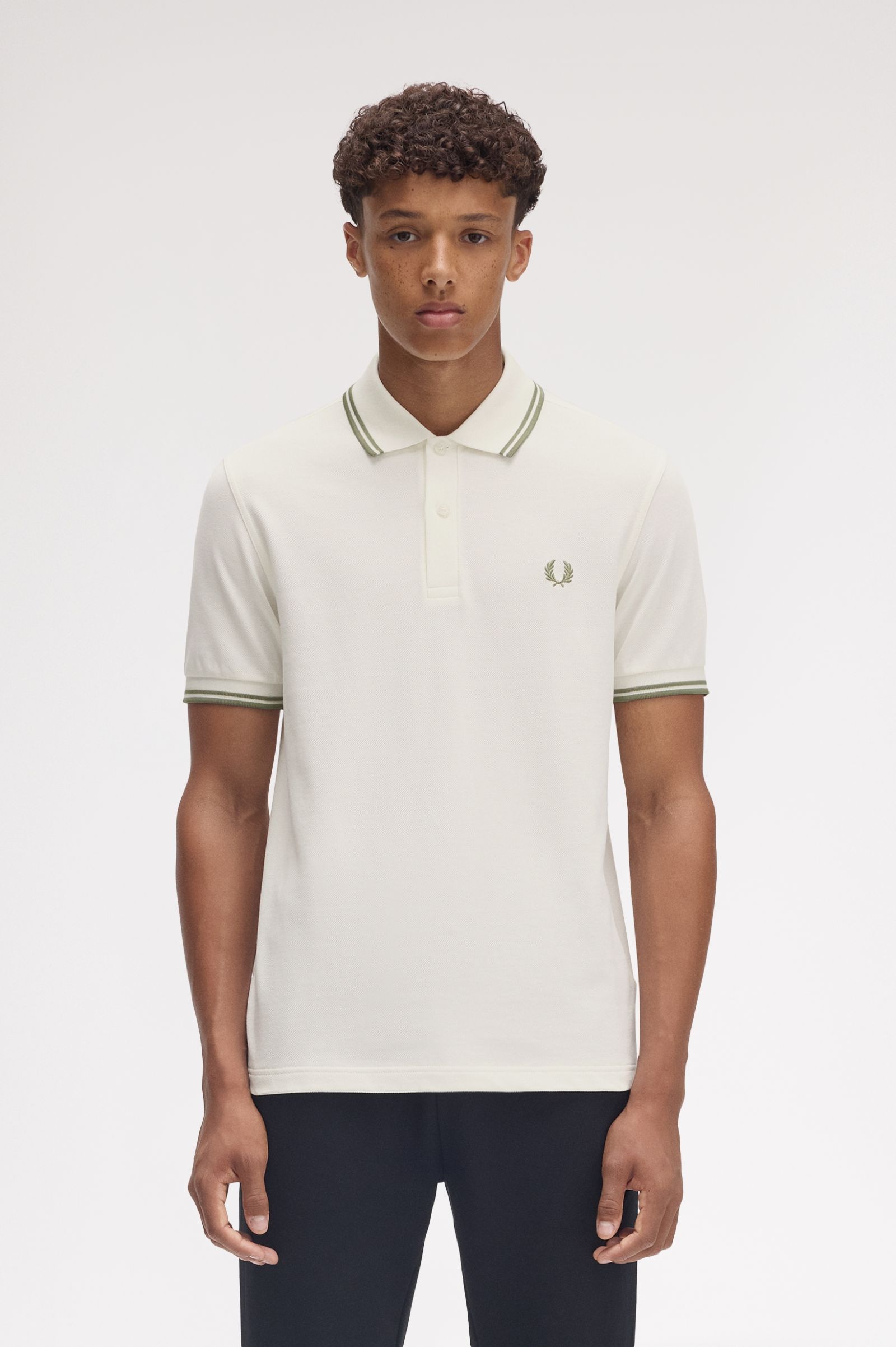Fred Perry Shirt M3600 in Light Ecru/Olive Mint