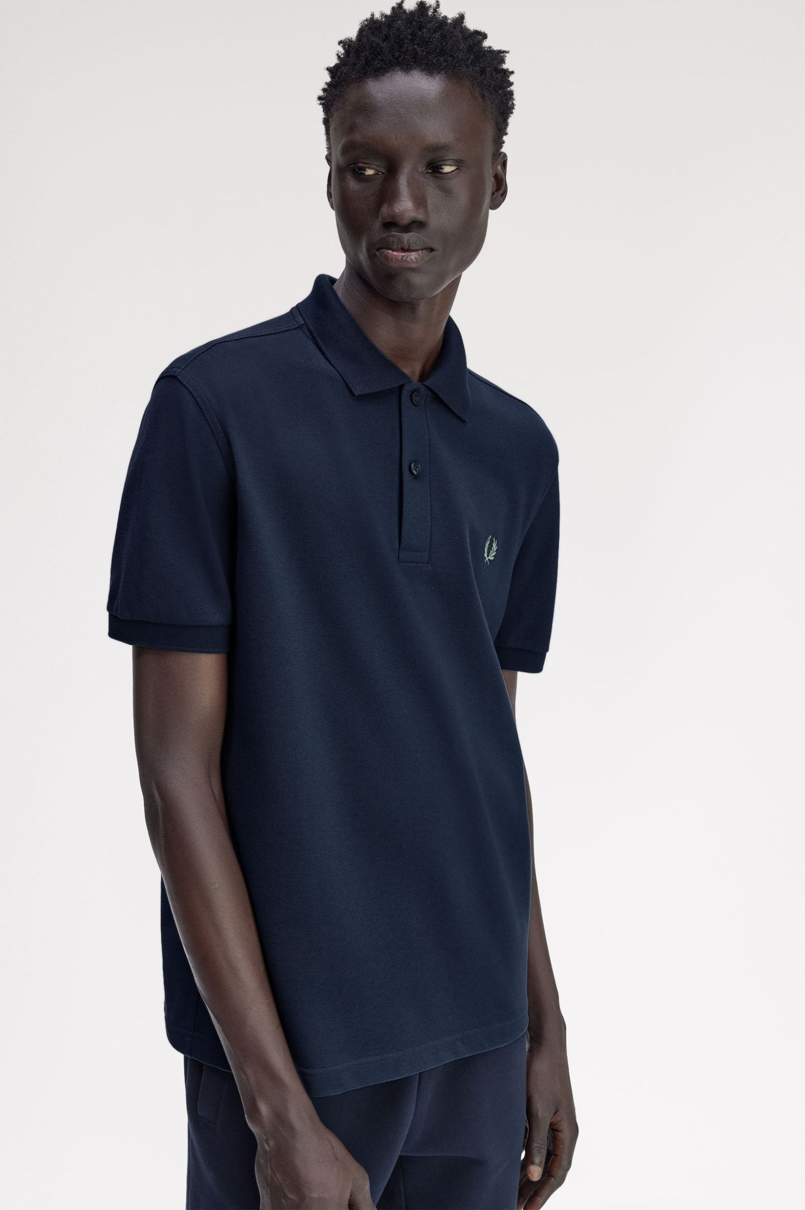 Fred Perry Shirt in Dark Airforce/ Bay Leaf