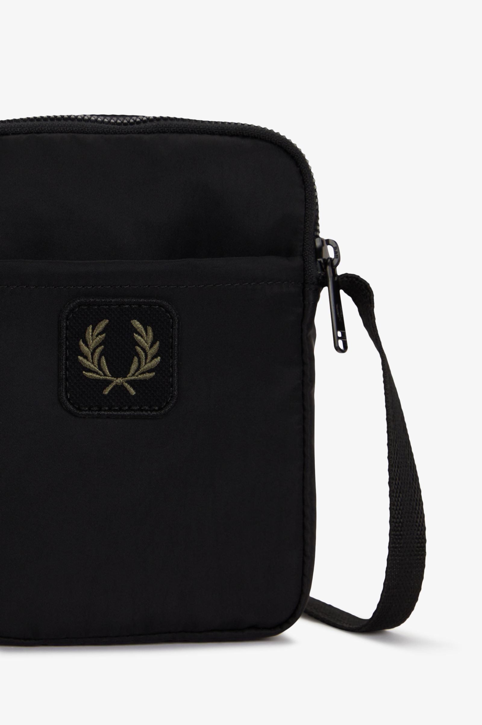 Fred Perry Crinkle Nylon Small Side (Black)