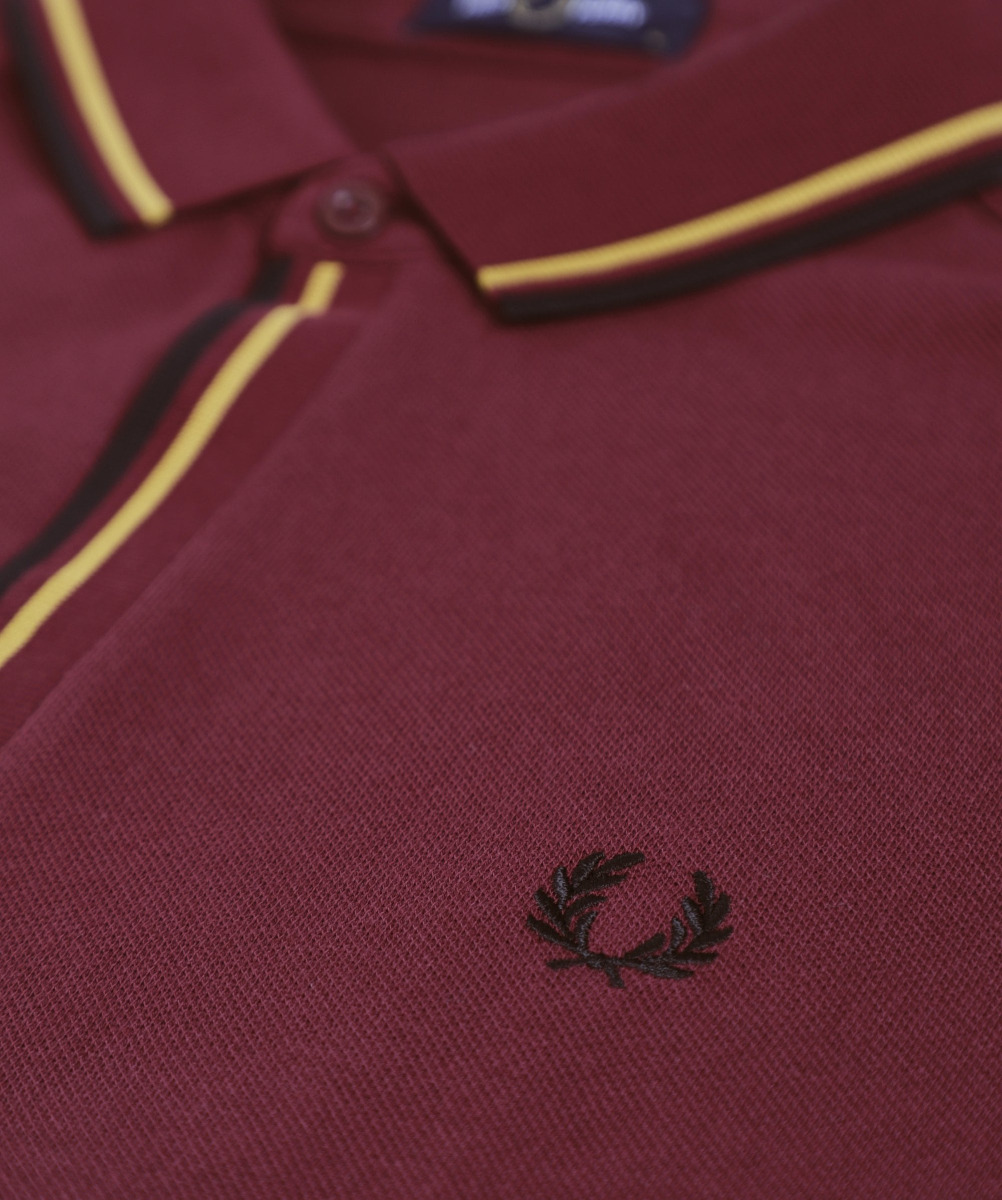 Fred Perry Tipped Placket Herren Poloshirt in Burgundy
