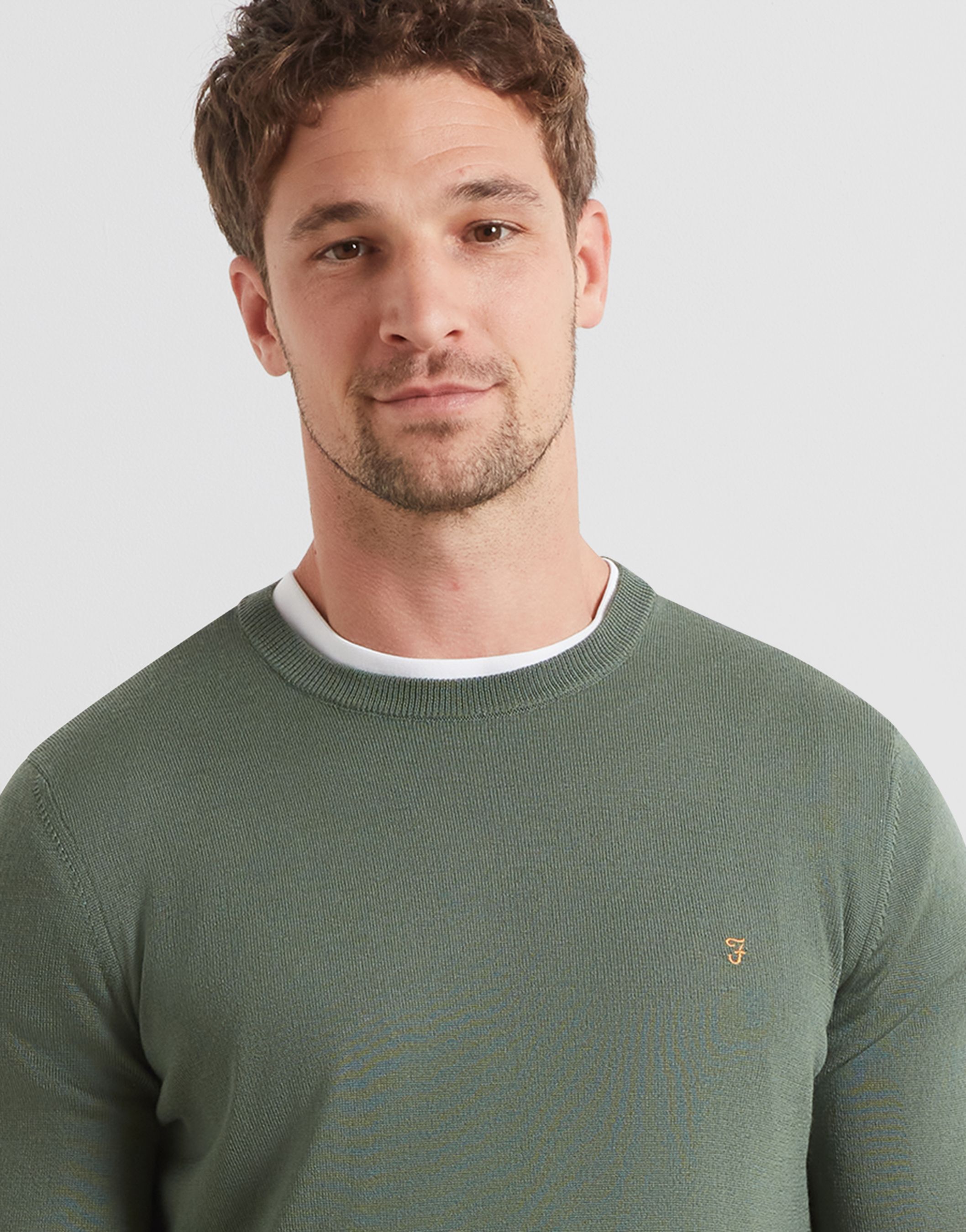  Farah Mullen Merino Wool Crew Neck Sweater (Rosemary) 