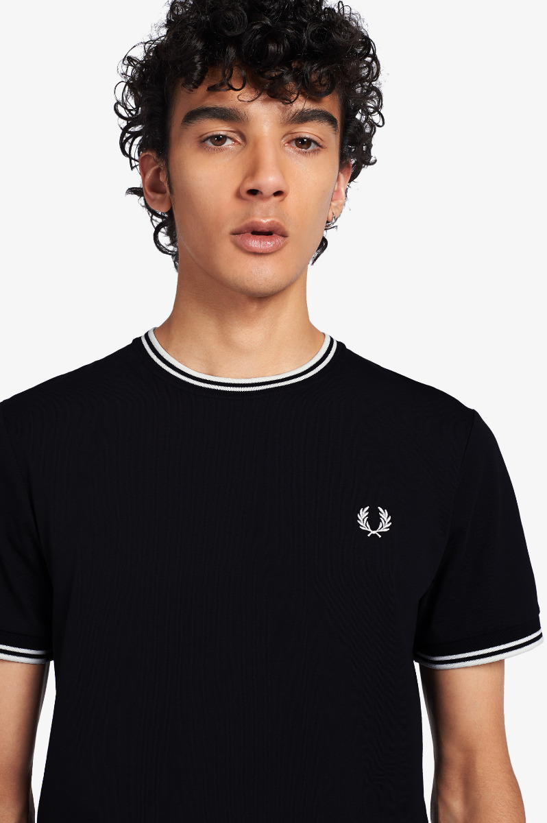 Fred Perry T-Shirt Schwarz Doppelstreifen M1588