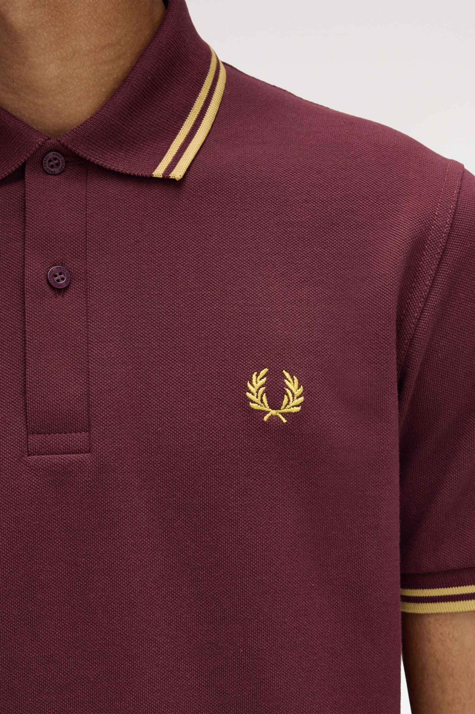 Fred Perry Made in England M12 Shirt in Oxblood/Honeycomb