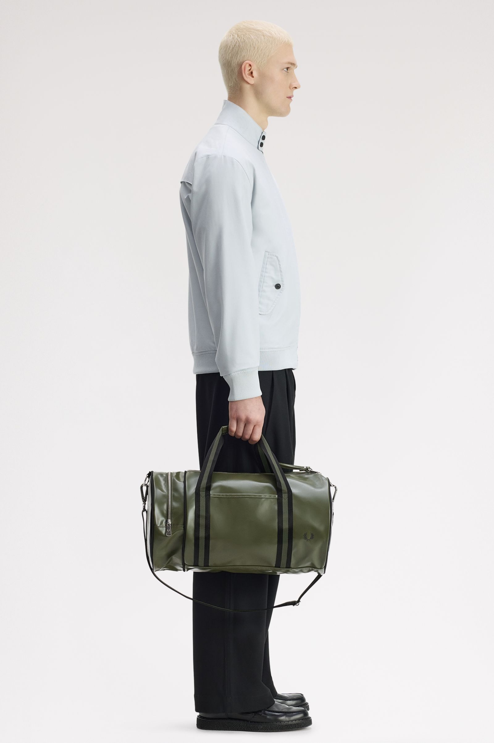 Fred Perry Classic Barrel Bag (Laurelwreath Green/Black) 