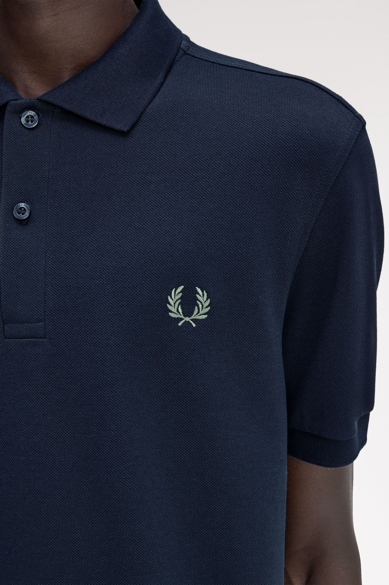 Fred Perry Shirt in Dark Airforce/ Bay Leaf