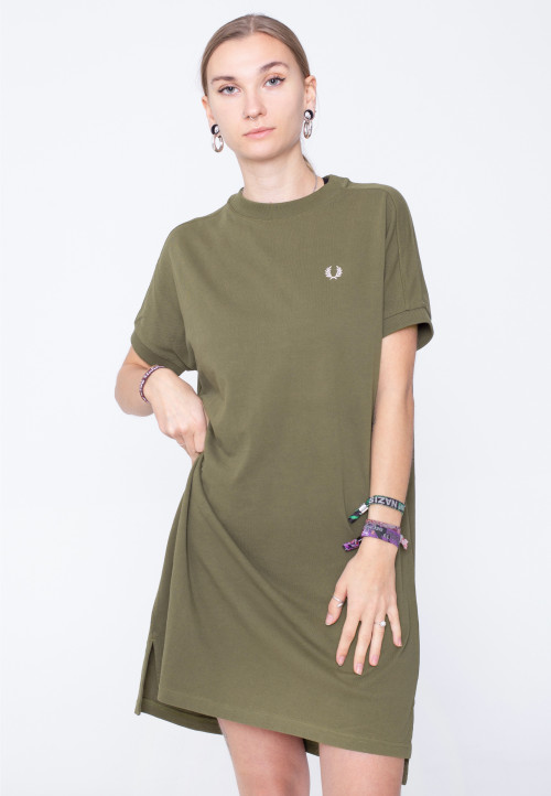 Fred Perry - Boxy Pique T Shirt  - Kleid in Military Green
