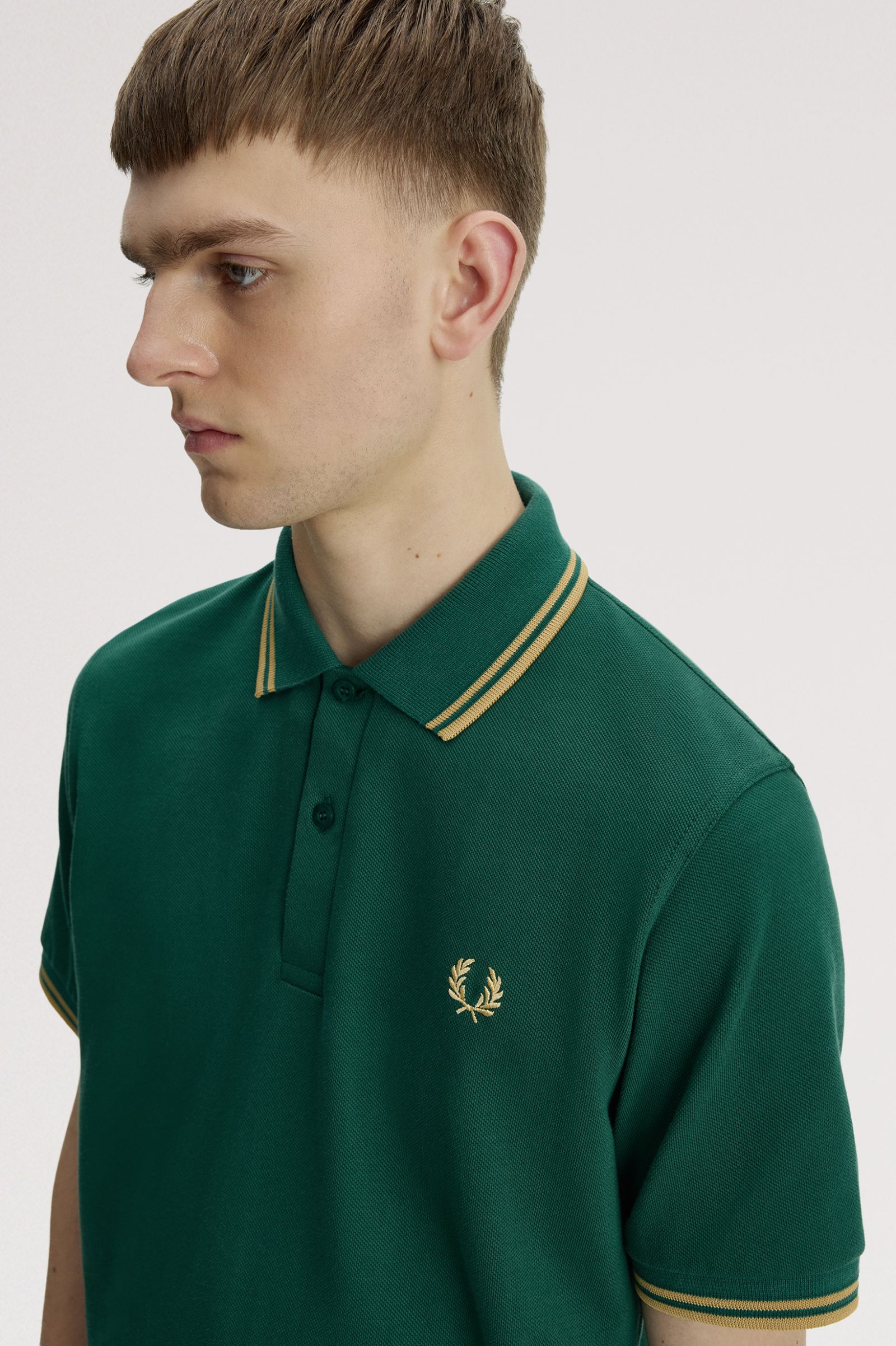 Fred Perry Made in England Twin Tipped Fred Perry Shirt (Laurelwreath Green/Champagne)