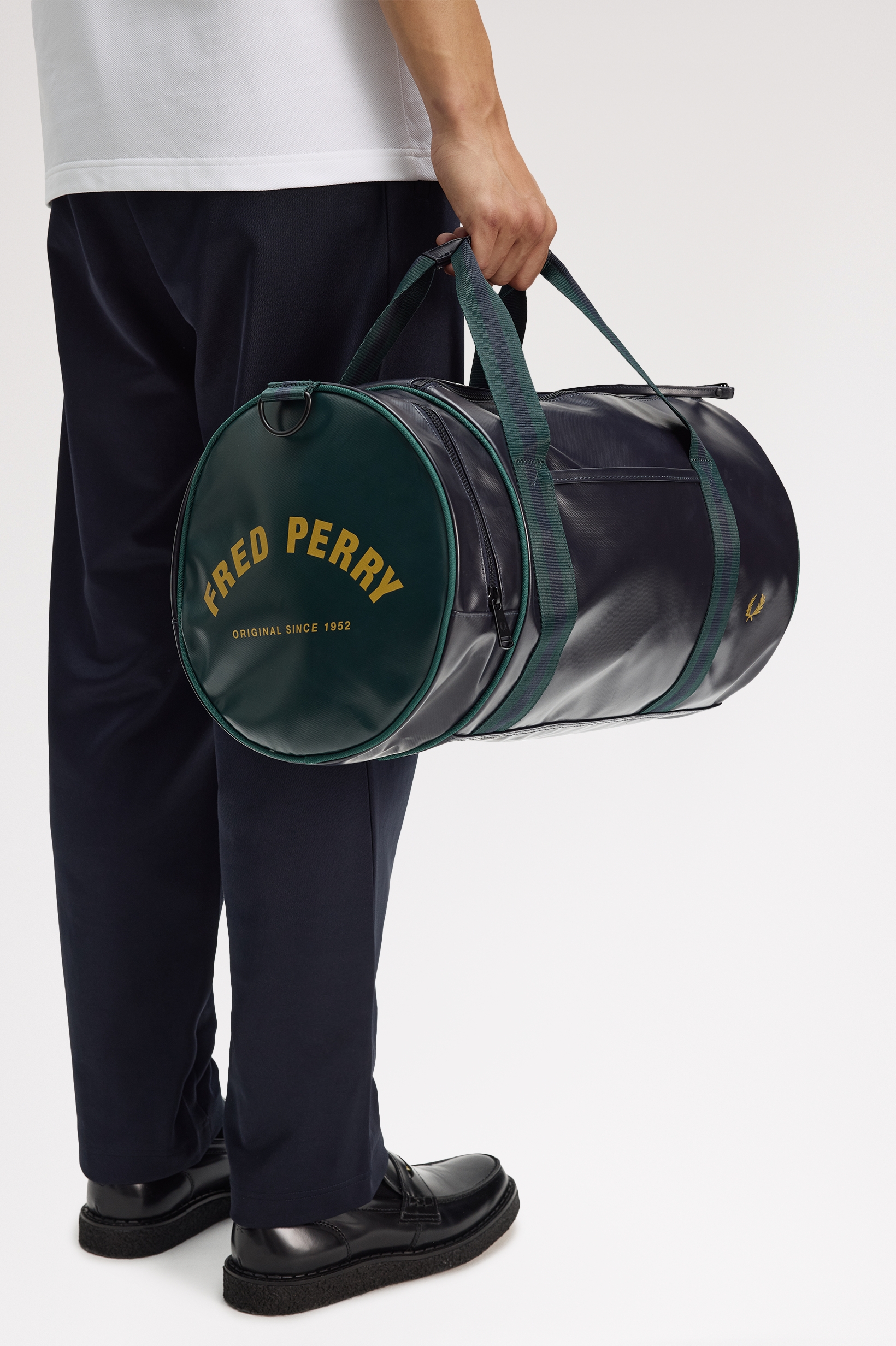 Fred Perry Classic Barrel Bag (Grassroots/Ecru)