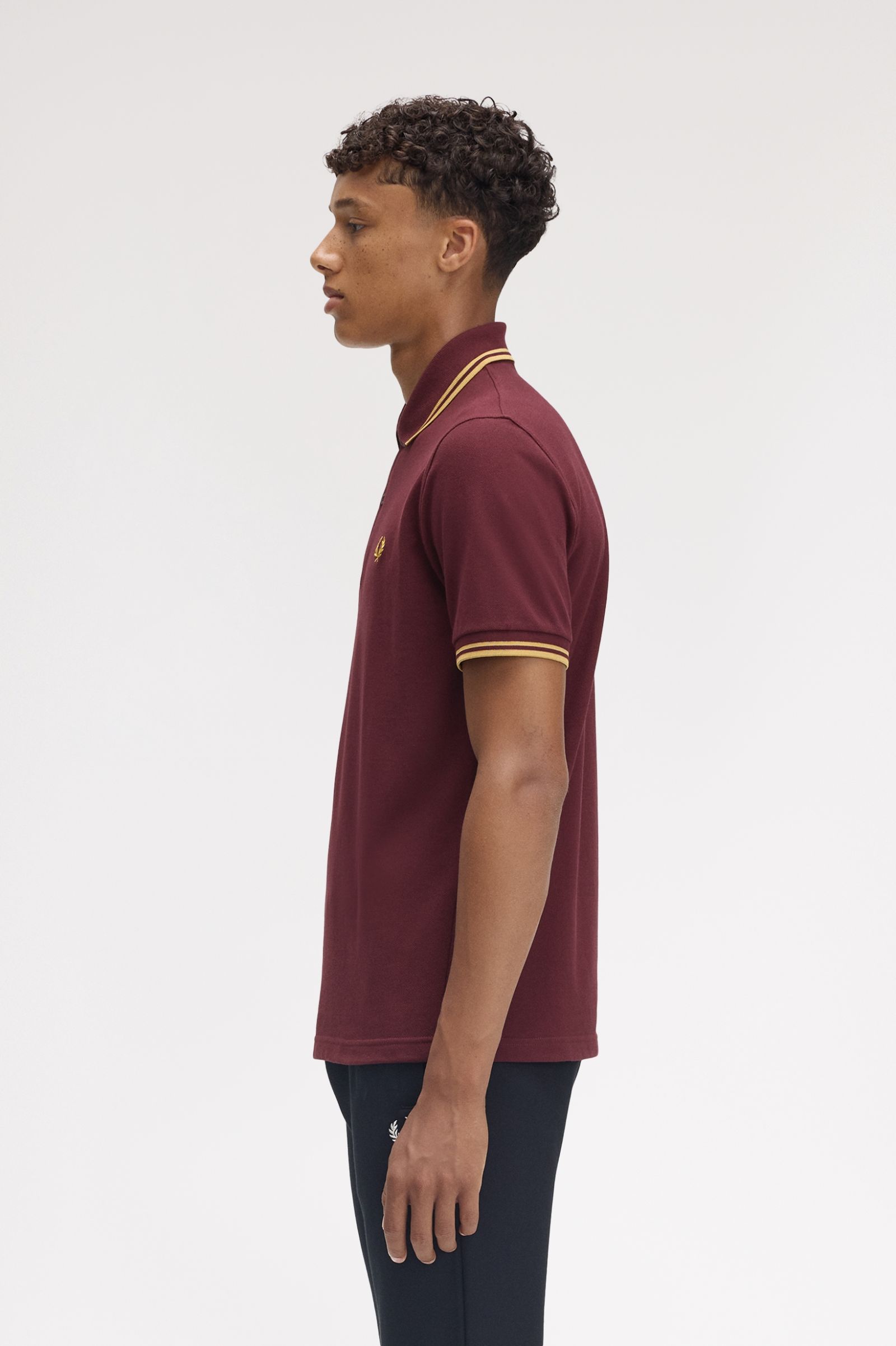 Fred Perry Made in England M12 Shirt in Oxblood/Honeycomb